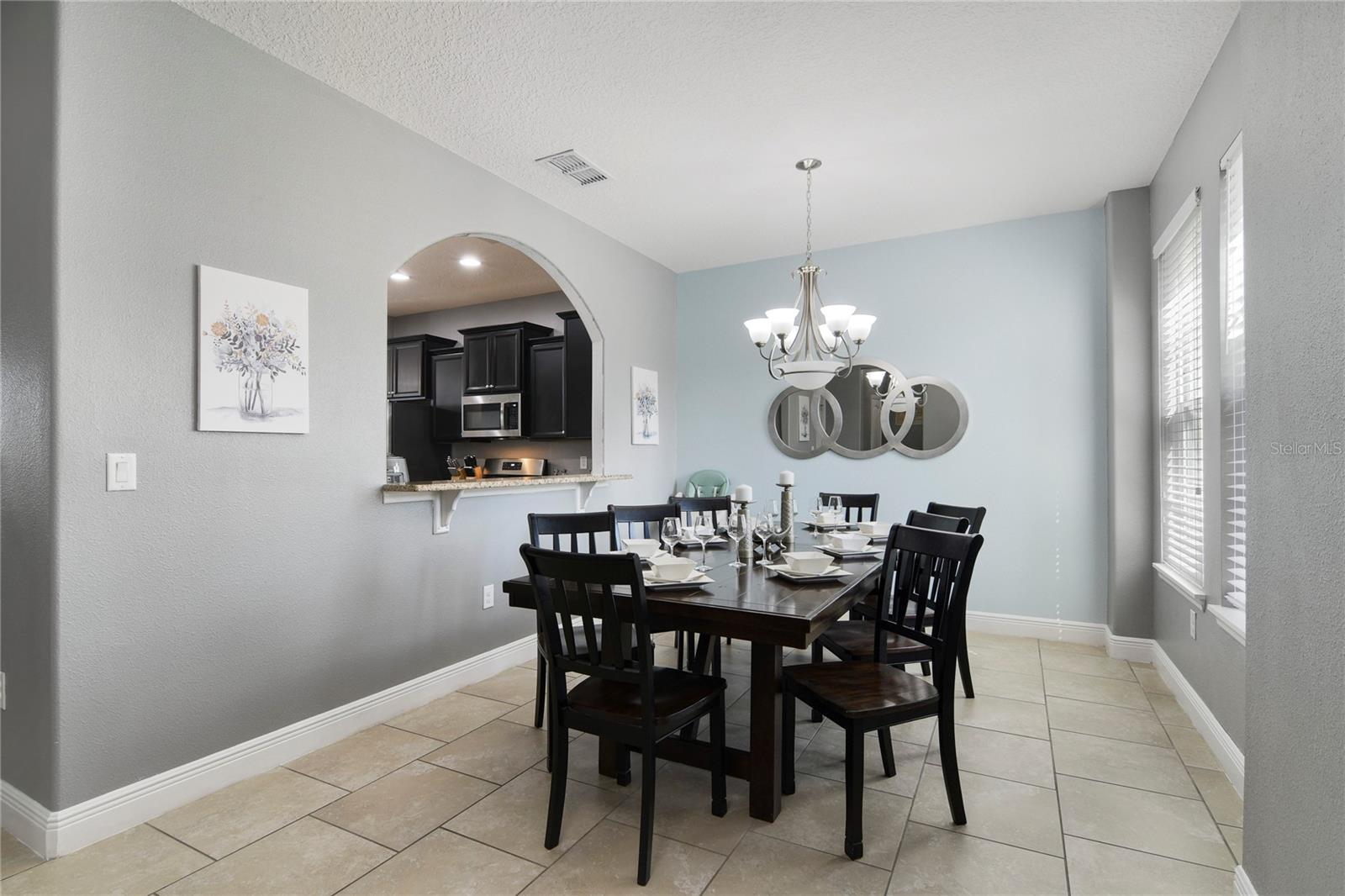 Image 9 of 50 For 4115 Oaktree Drive