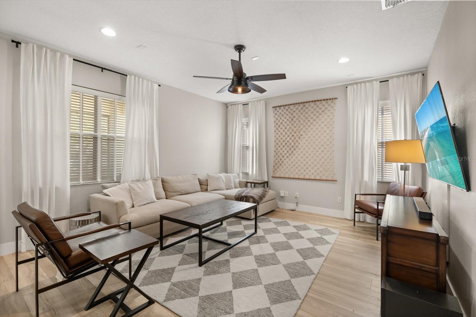 Image 14 of 37 For 1889 Lakelet Loop