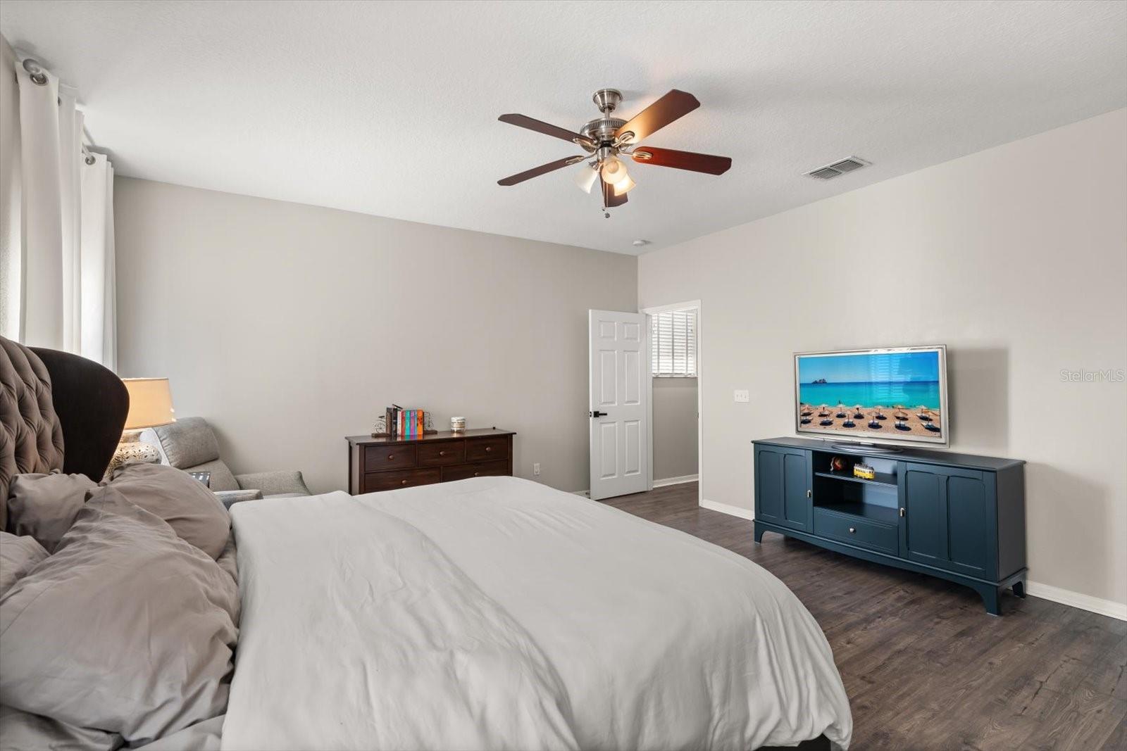 Image 17 of 37 For 1889 Lakelet Loop