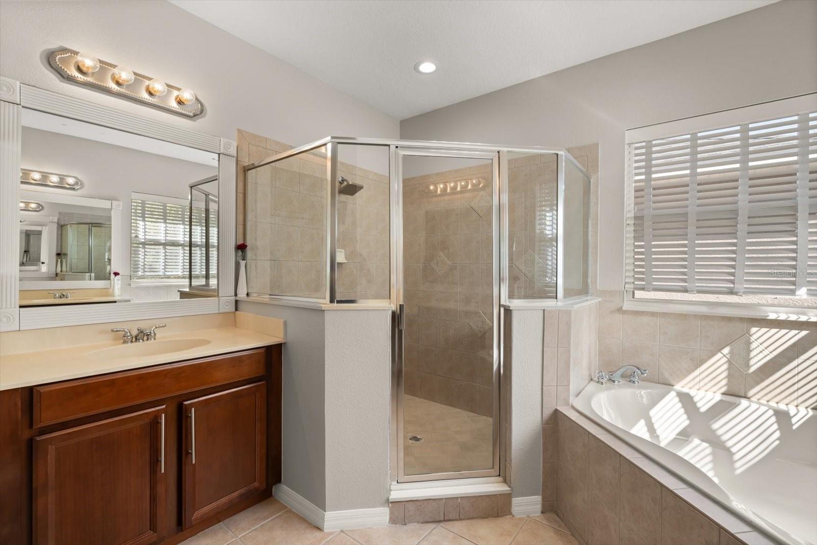 Image 19 of 37 For 1889 Lakelet Loop