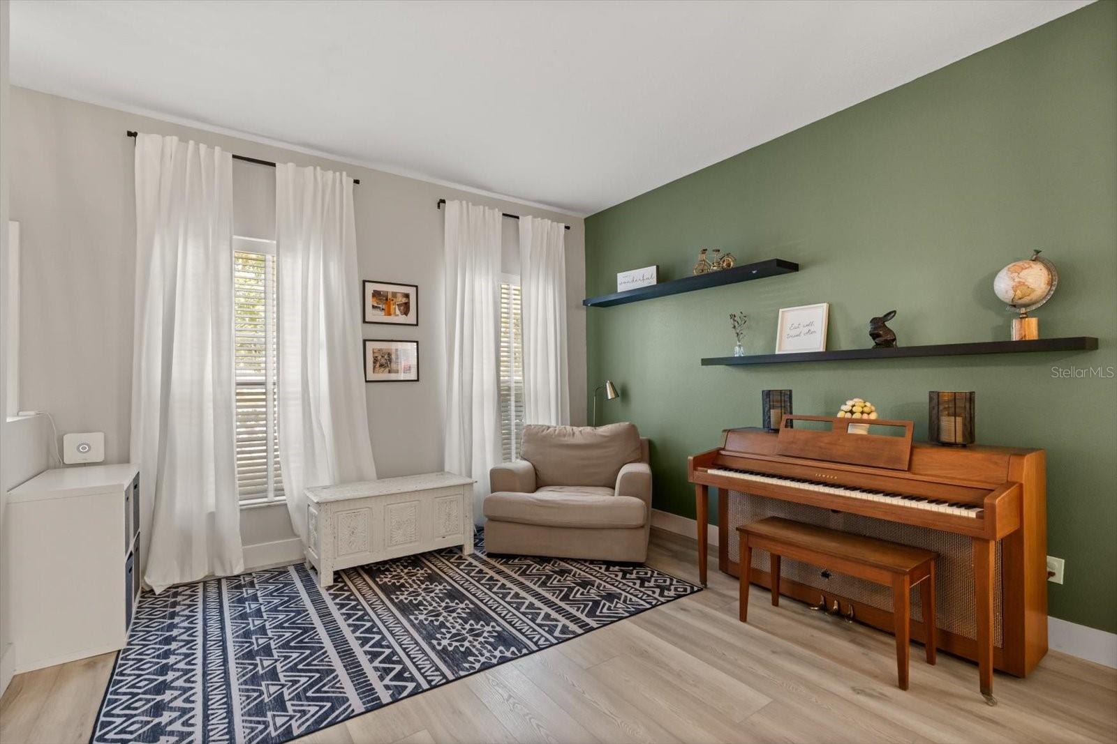 Image 5 of 37 For 1889 Lakelet Loop