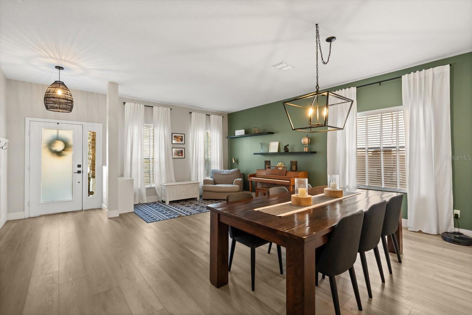 Image 6 of 37 For 1889 Lakelet Loop