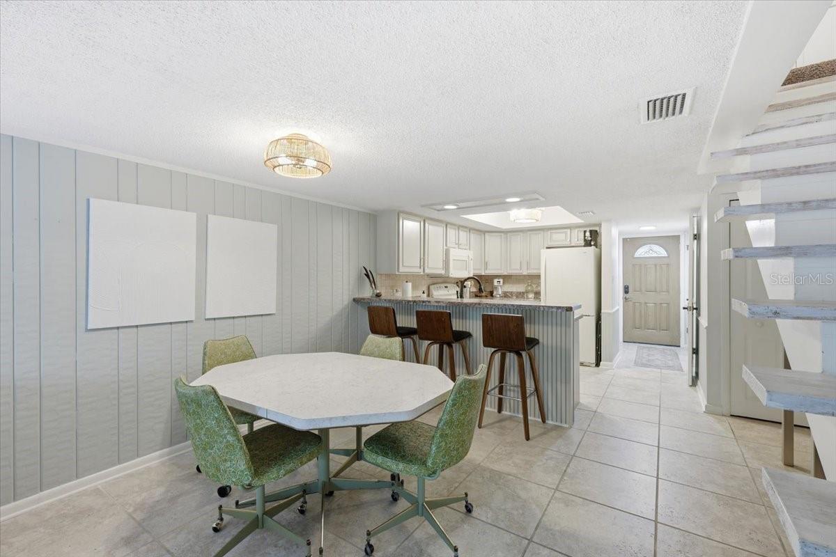 Image 5 of 17 For 2329 River Ridge Road 2