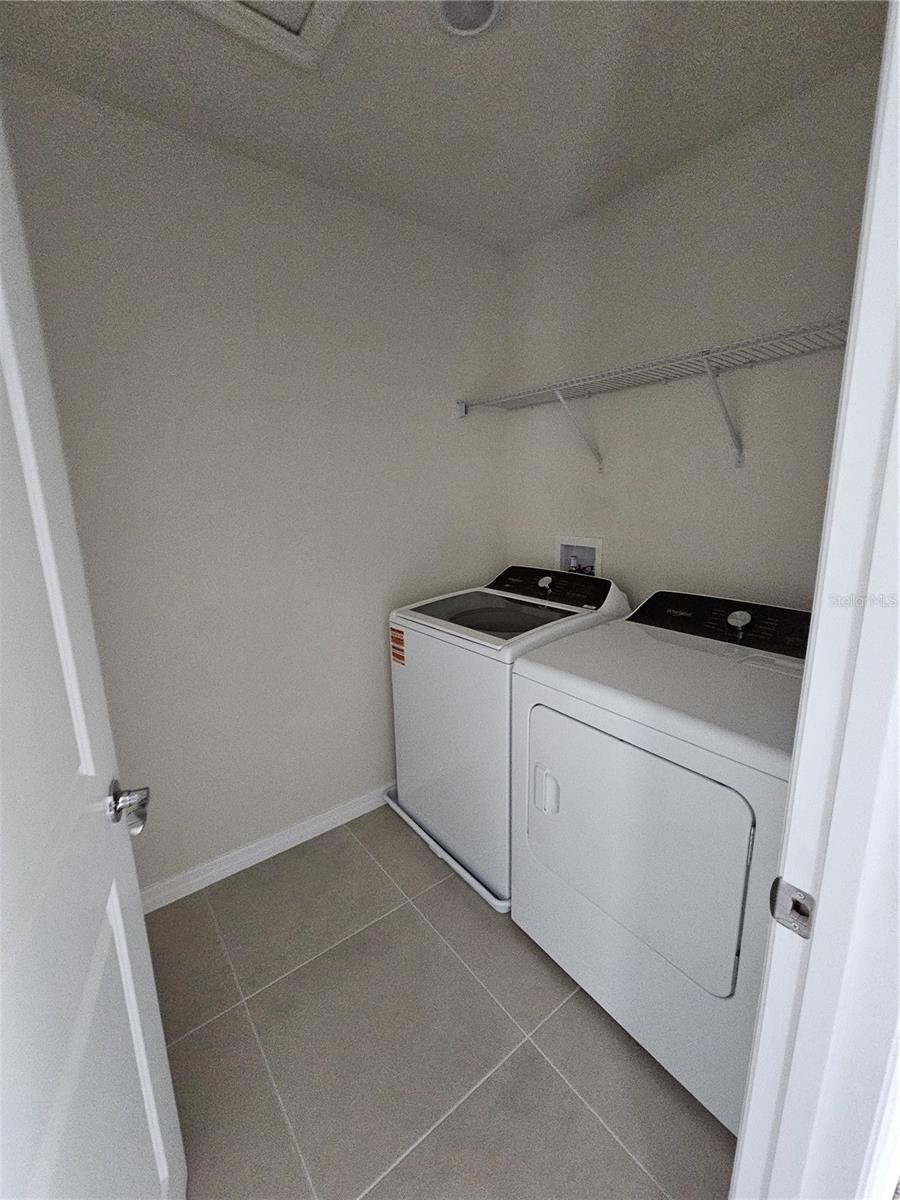 Image 18 of 24 For 16288 Merry Aly