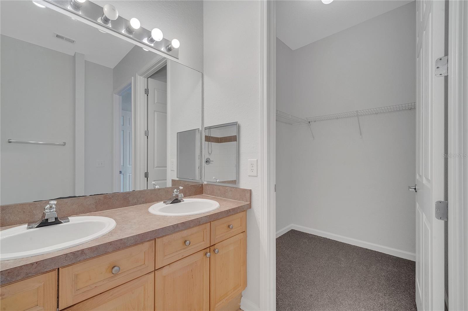 Image 16 of 31 For 817 Terrace Ridge Circle 817