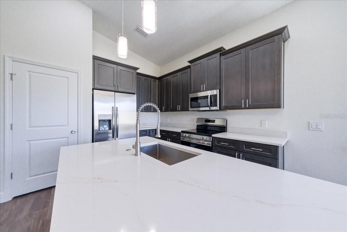 Image 14 of 29 For 1302 Moselle Avenue