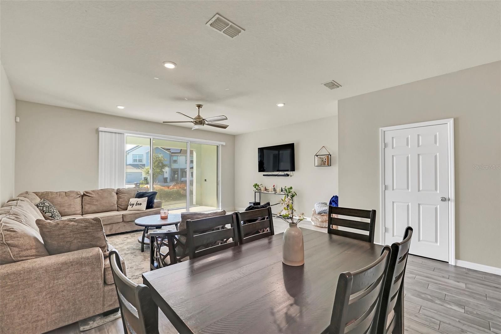 Image 10 of 31 For 3780 Plainview Drive