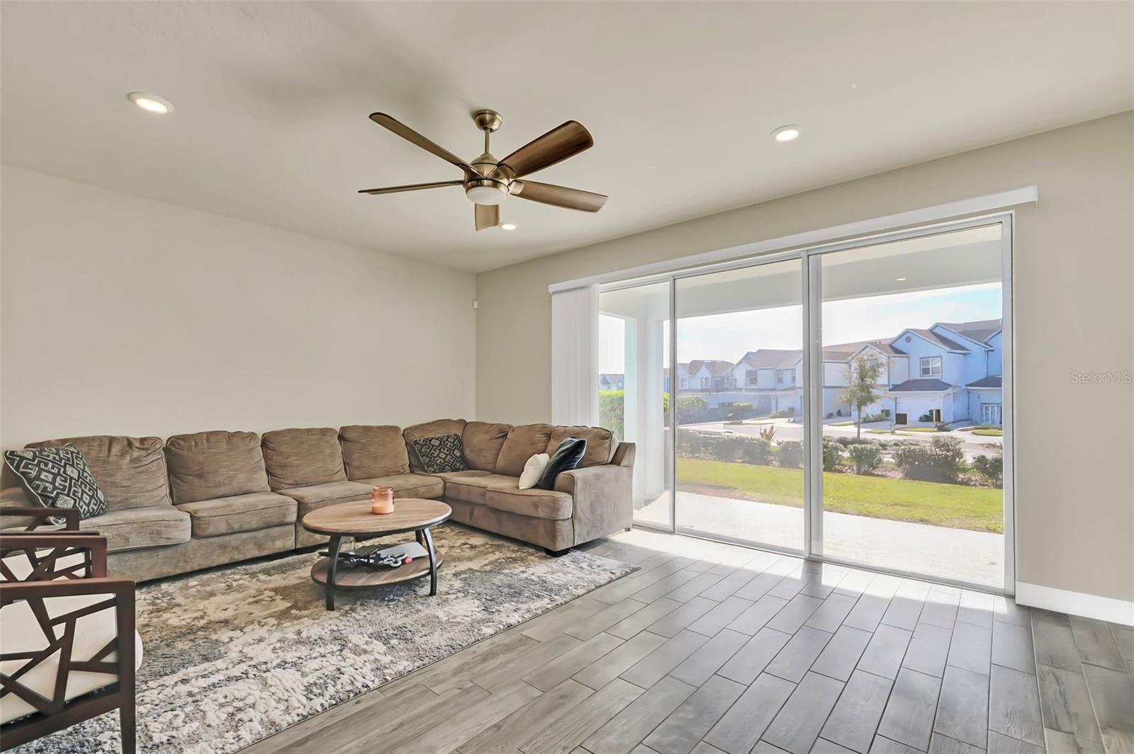 Image 11 of 31 For 3780 Plainview Drive