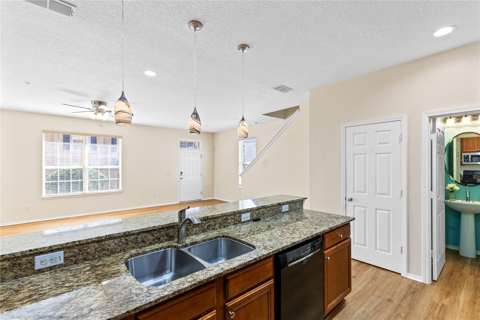 Image 13 of 39 For 220 Maplebrook Drive