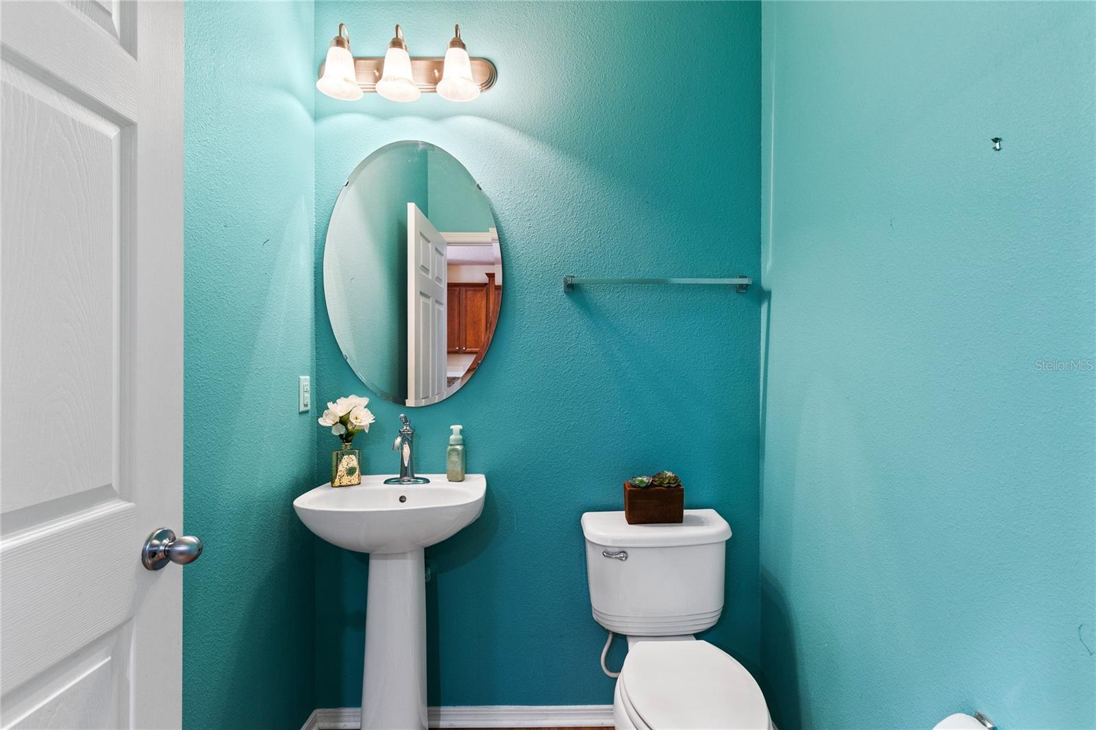 Image 14 of 39 For 220 Maplebrook Drive