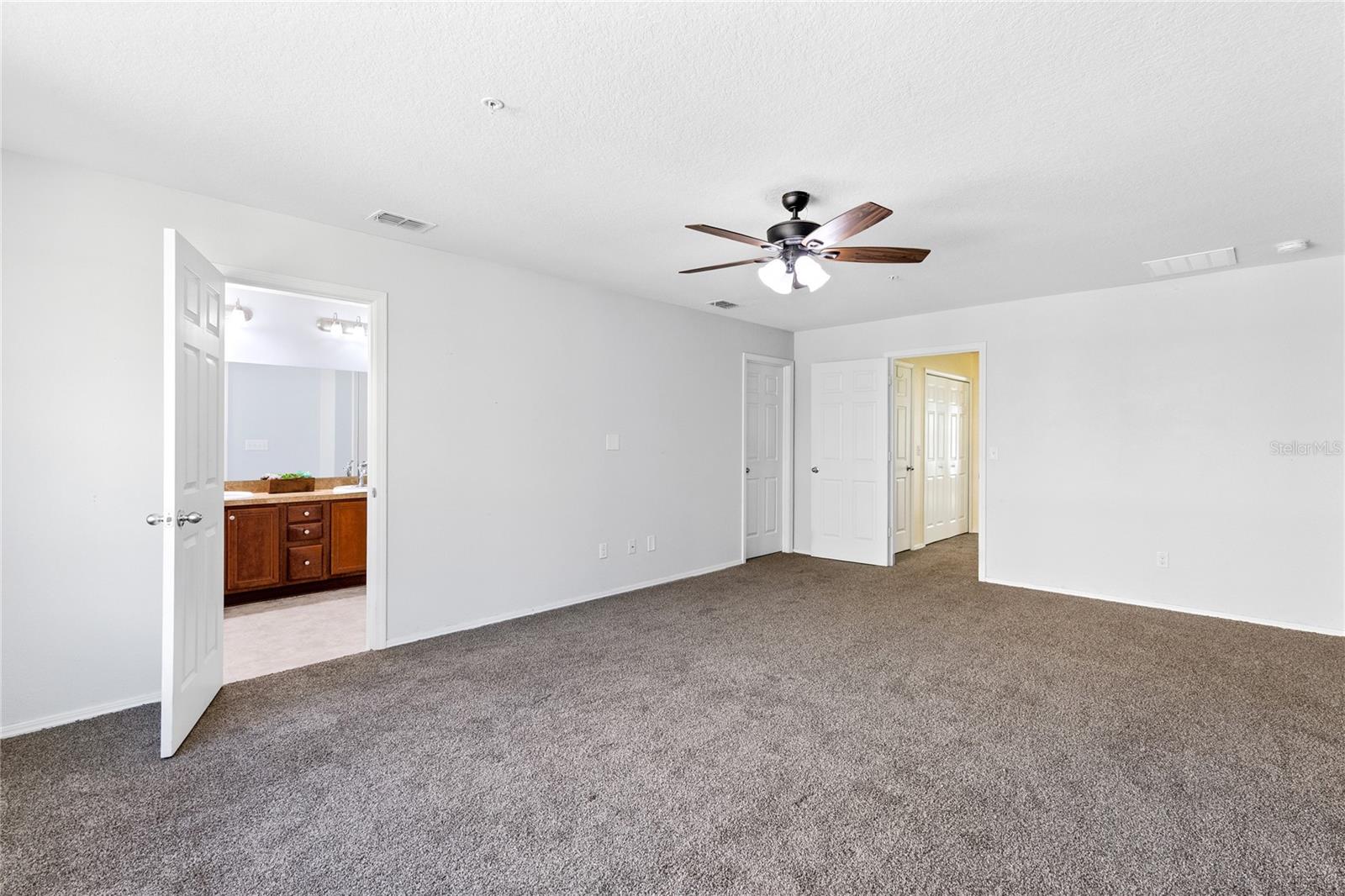 Image 18 of 39 For 220 Maplebrook Drive