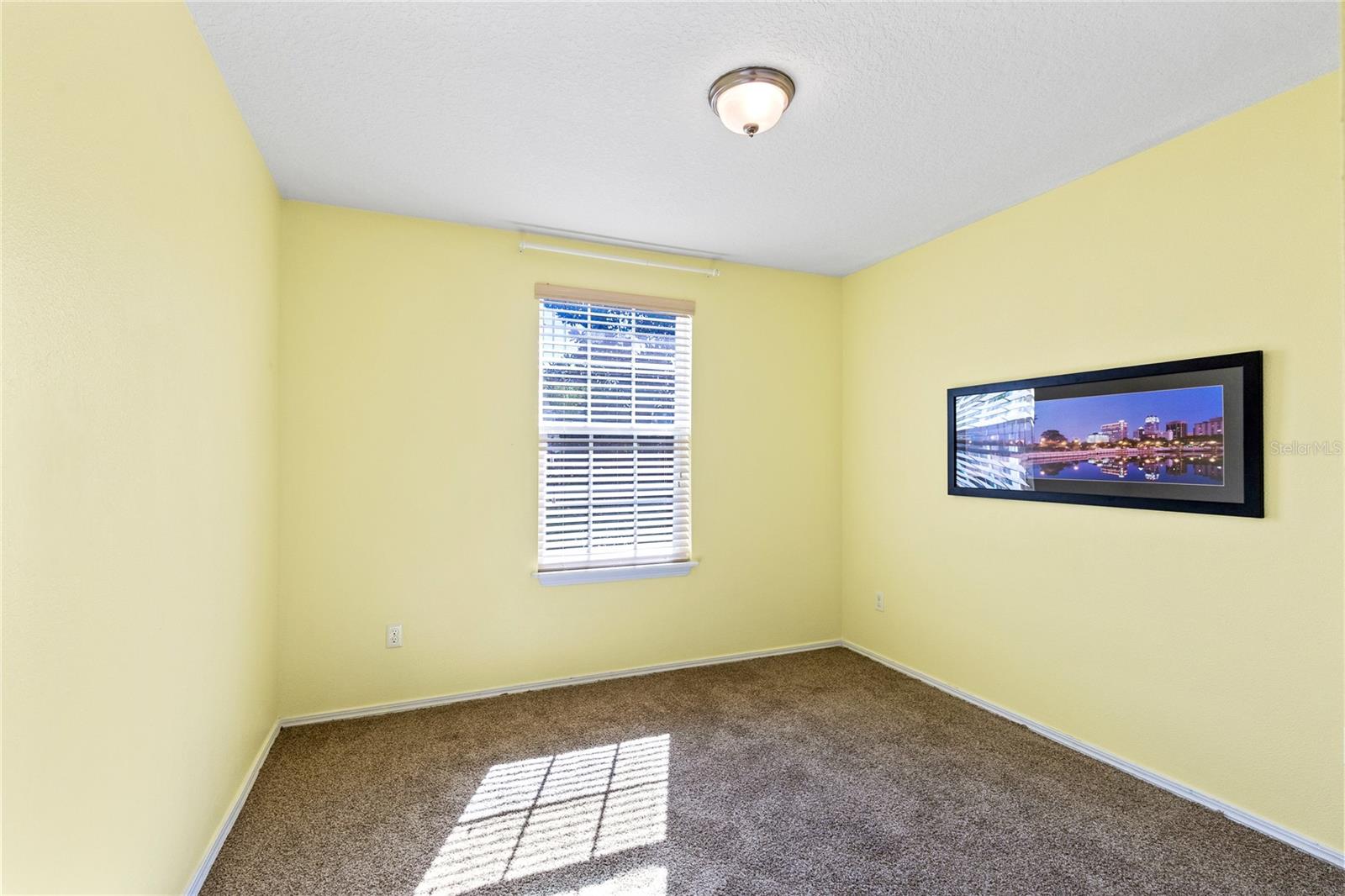 Image 20 of 39 For 220 Maplebrook Drive