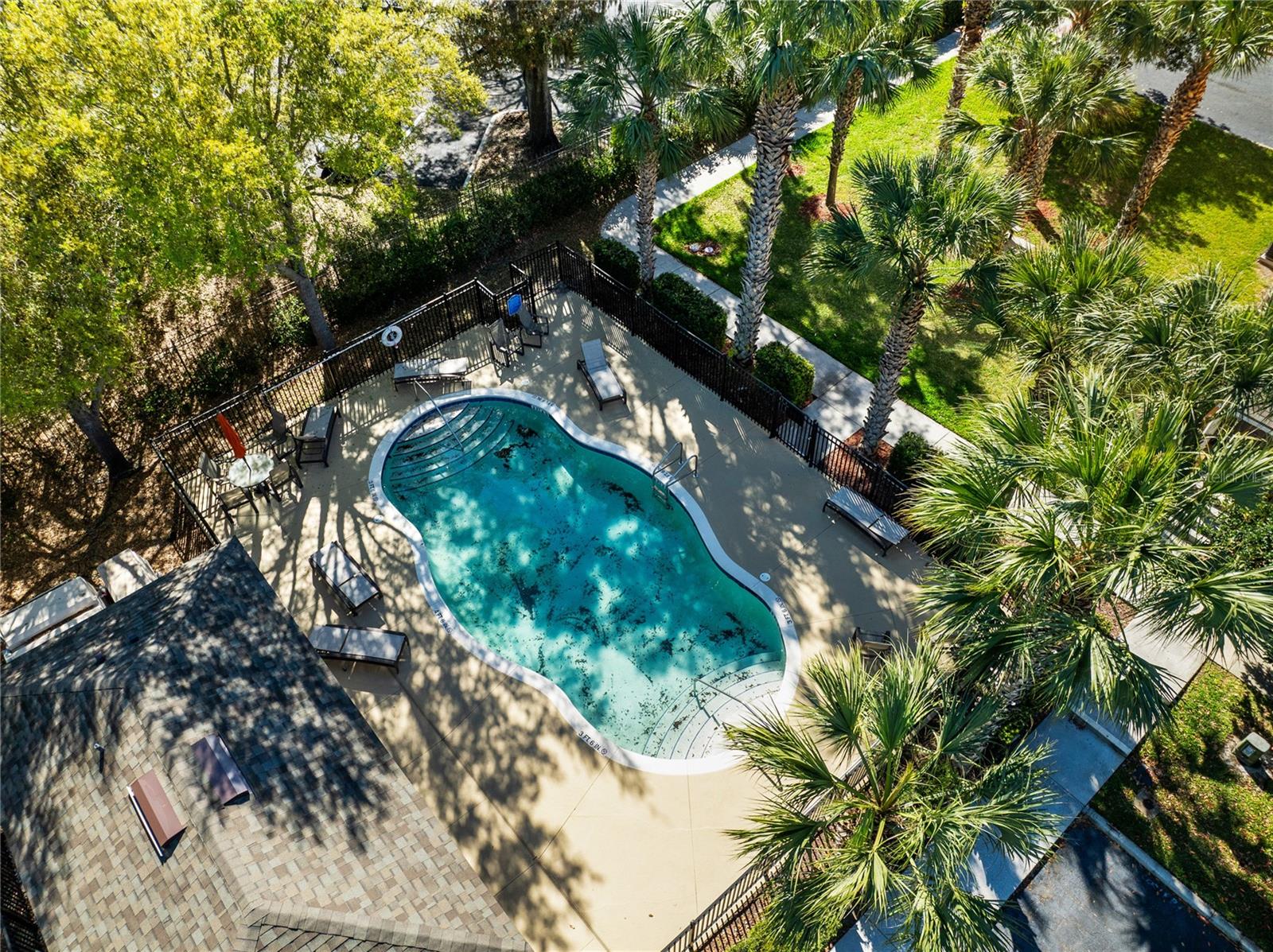 Image 25 of 39 For 220 Maplebrook Drive