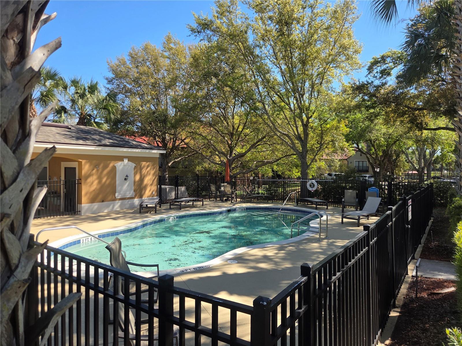 Image 27 of 39 For 220 Maplebrook Drive