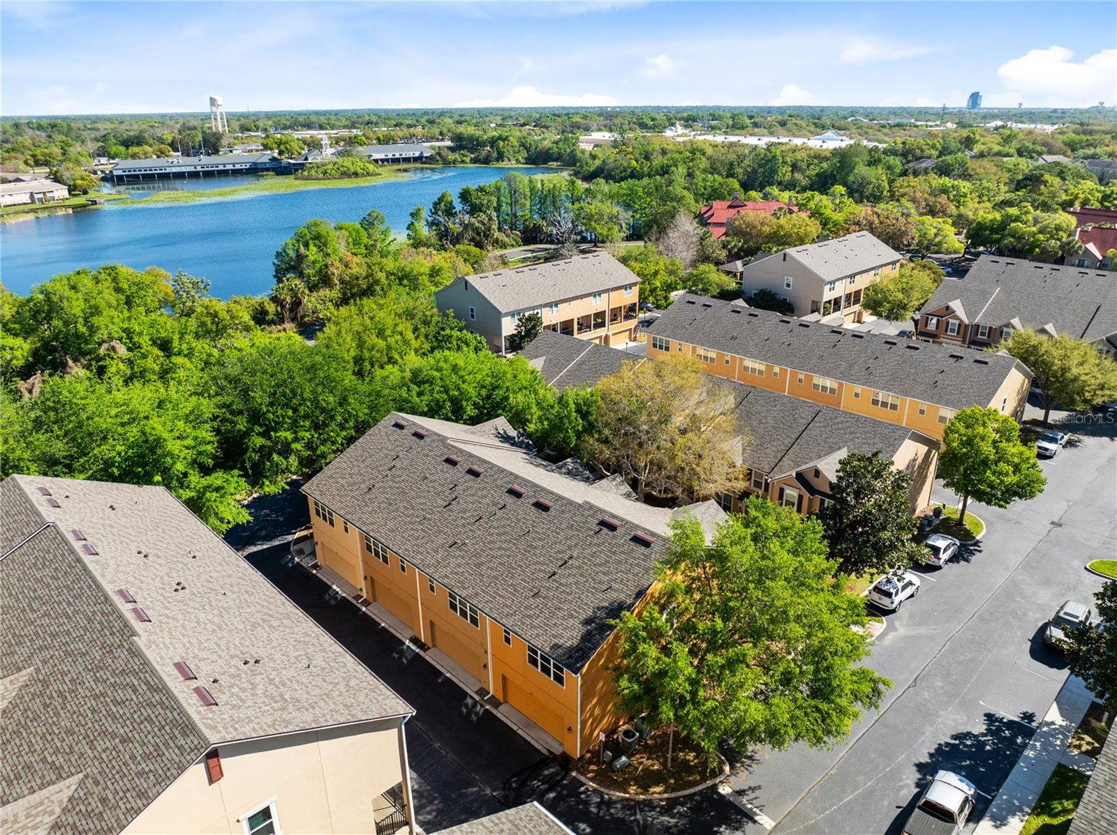 Image 32 of 39 For 220 Maplebrook Drive