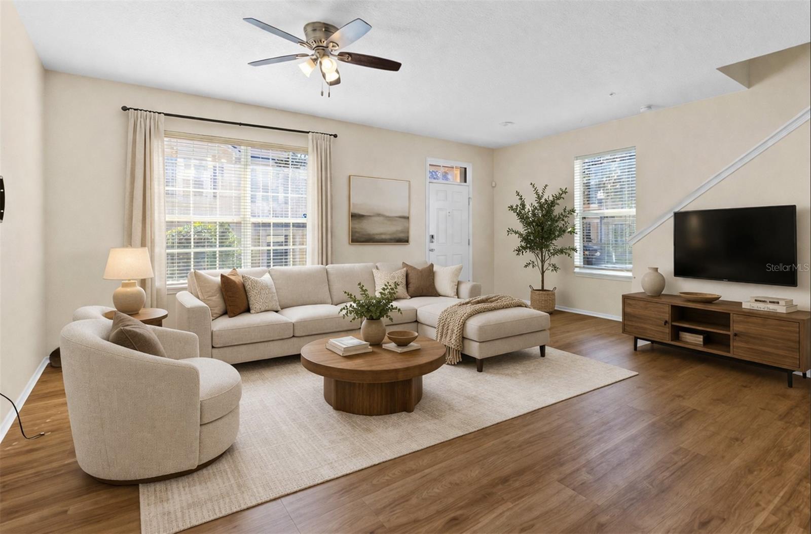 Image 4 of 39 For 220 Maplebrook Drive