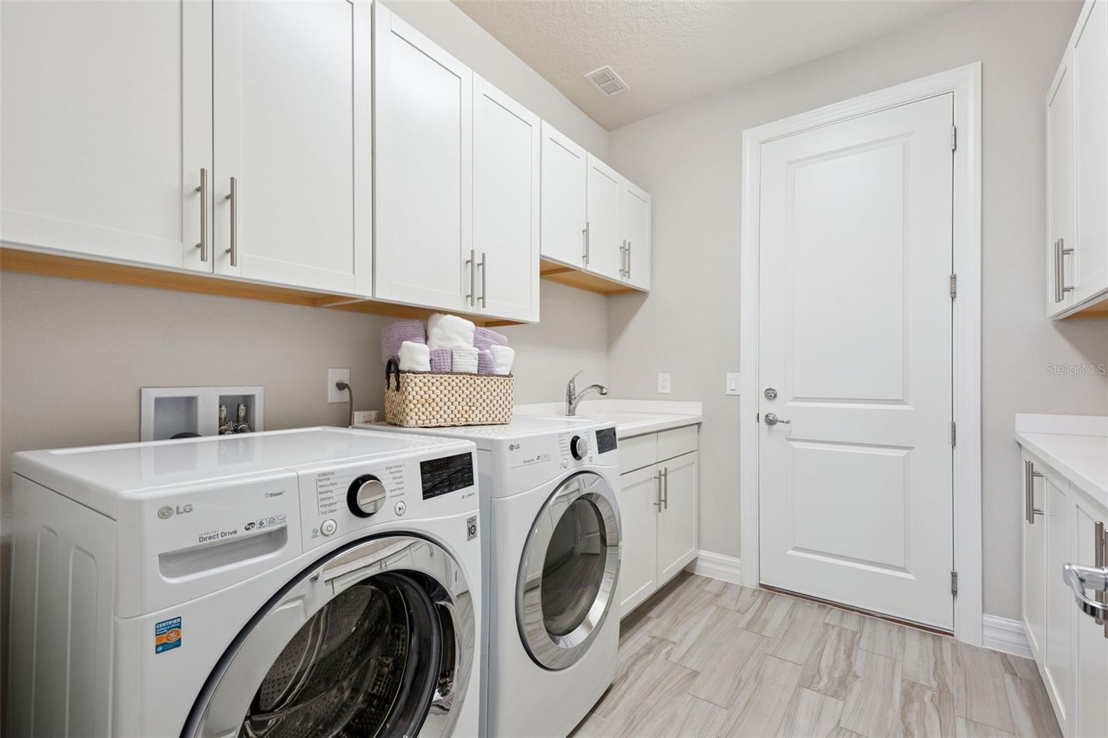 Image 32 of 49 For 11509 Citrus Fields Place