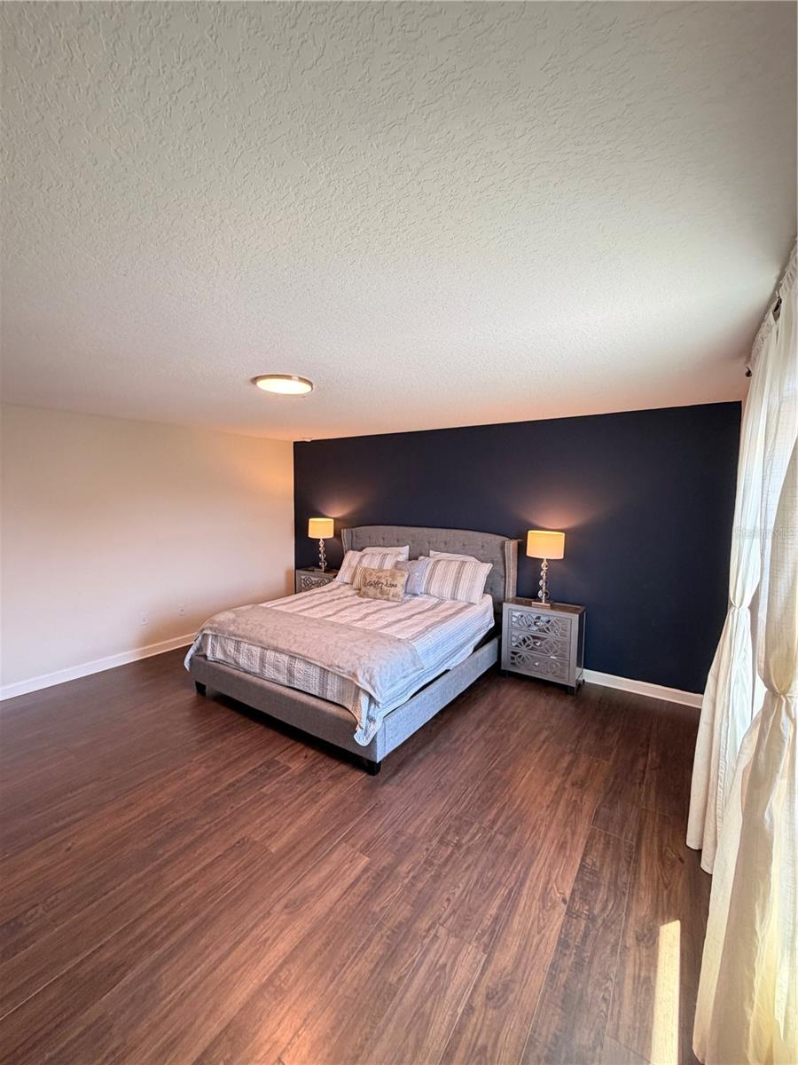 Image 21 of 48 For 1187 Oak Bluff Drive