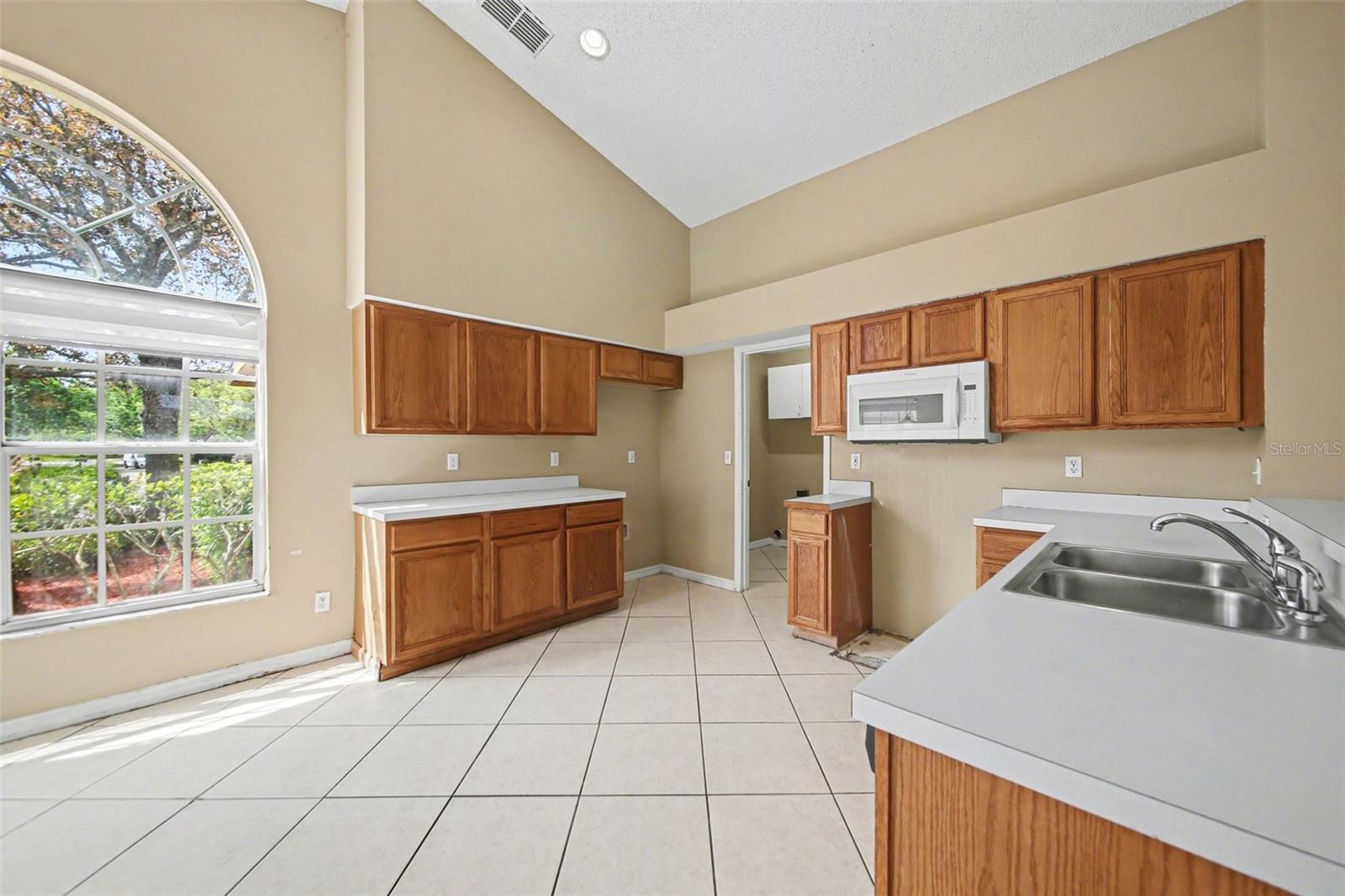 Image 4 of 15 For 2238 Holly Ridge Drive