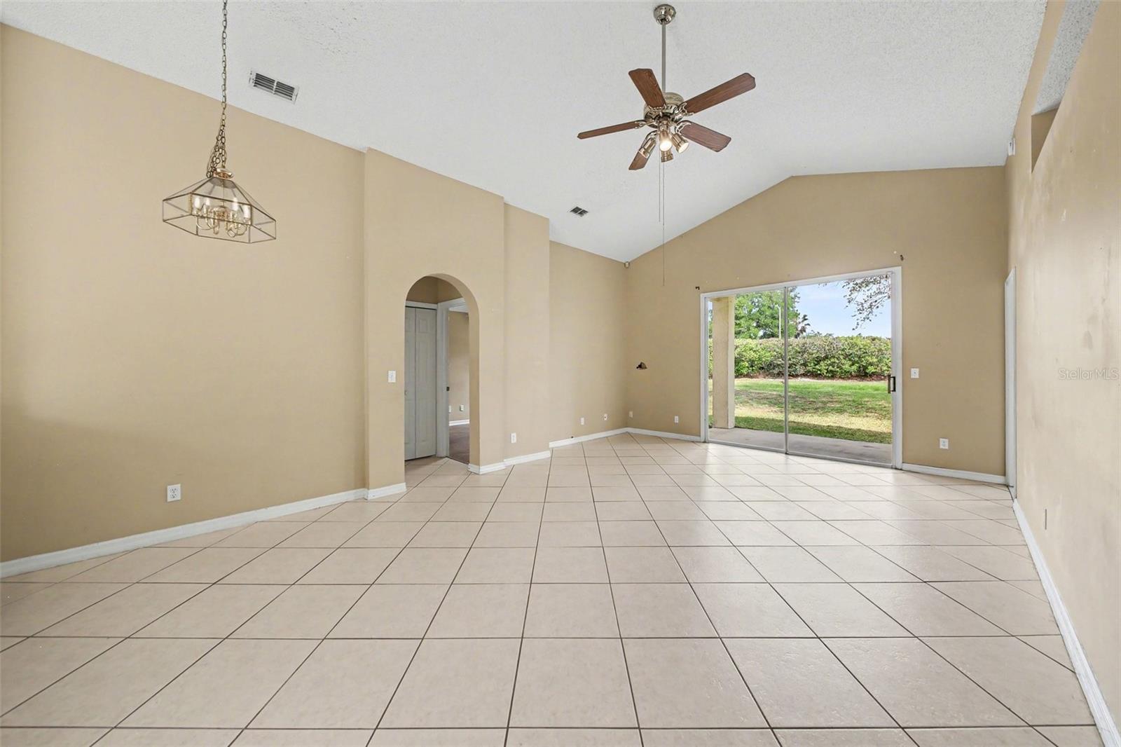 Image 5 of 15 For 2238 Holly Ridge Drive