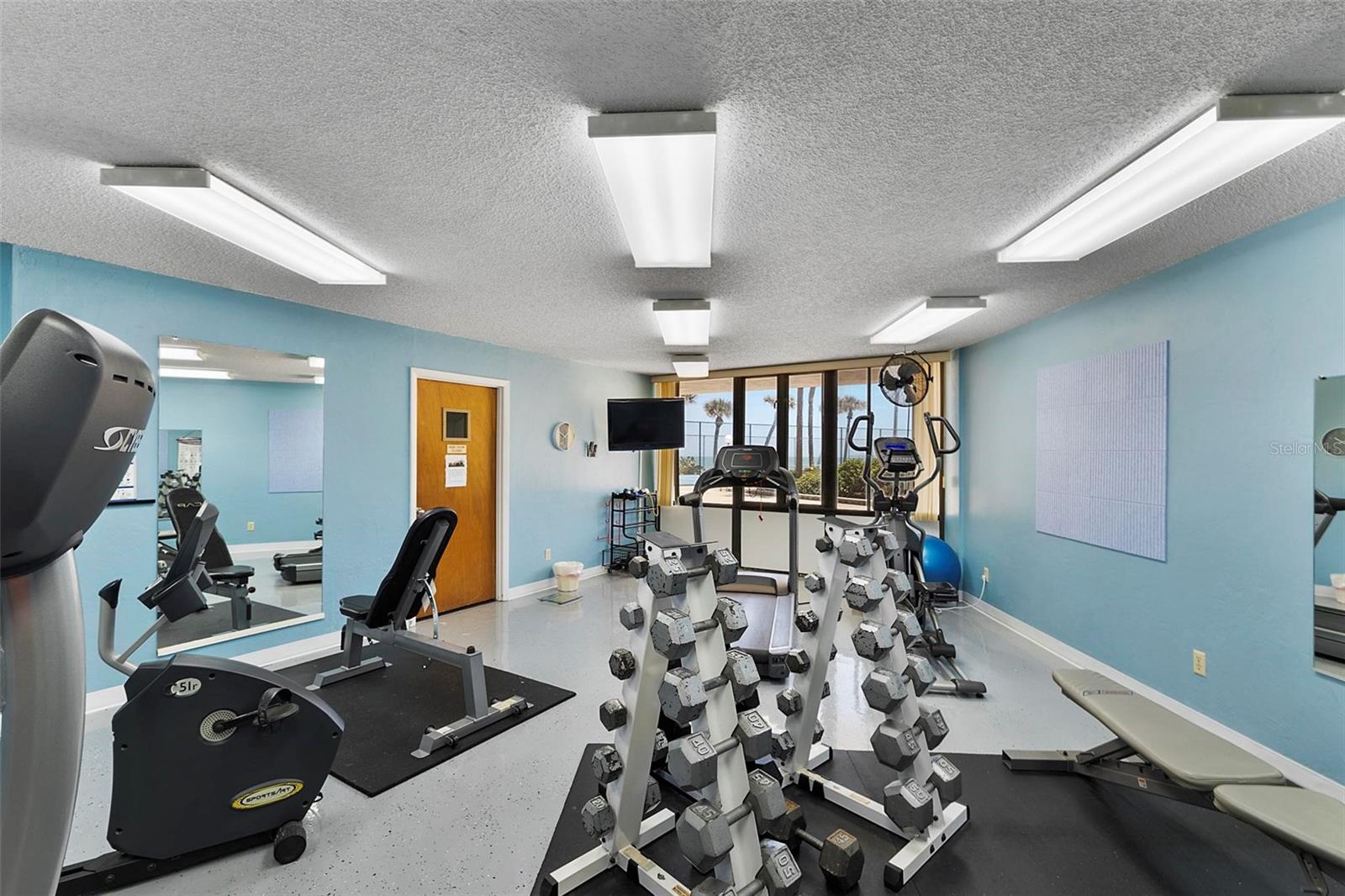 Image 44 of 69 For 3580 Ocean Shore Boulevard 102