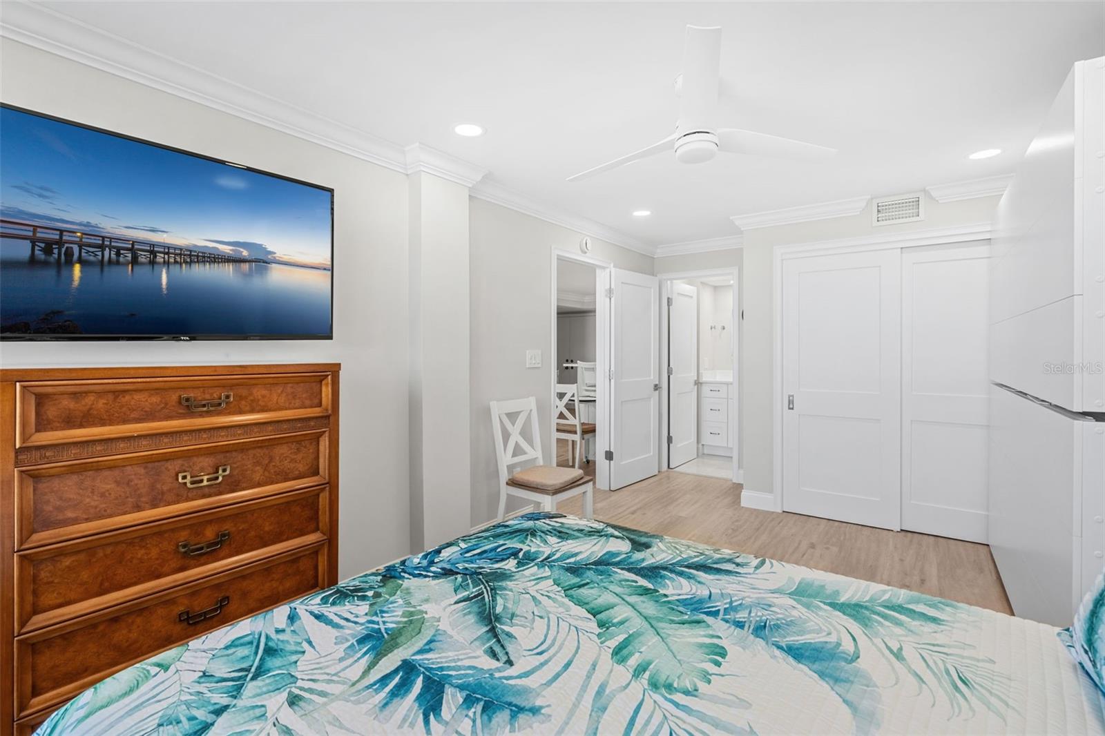 Image 21 of 41 For 2100 Atlantic Avenue 502