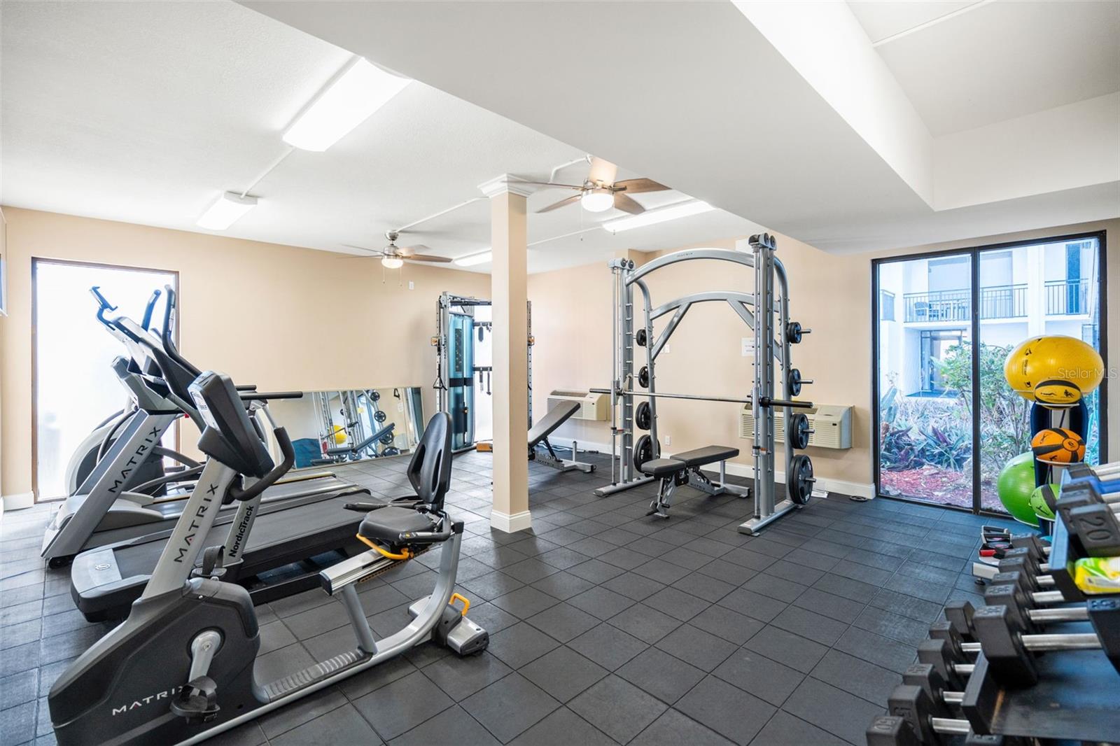 Image 35 of 41 For 2100 Atlantic Avenue 502