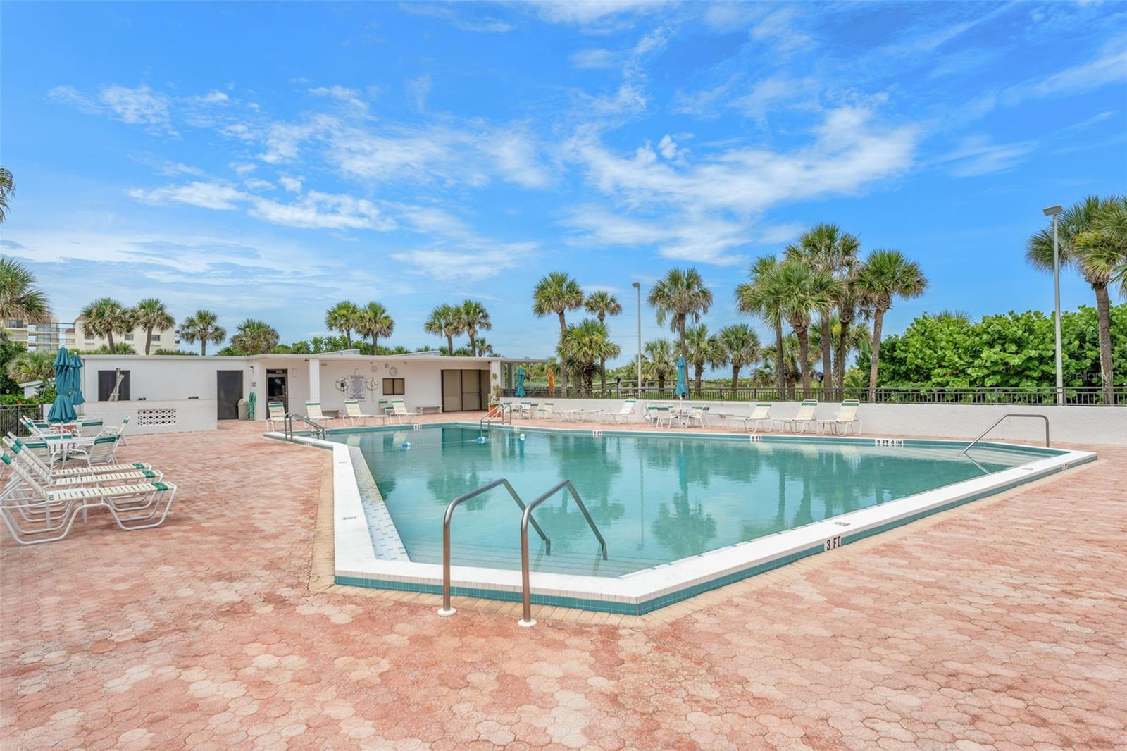 Image 39 of 41 For 2100 Atlantic Avenue 502