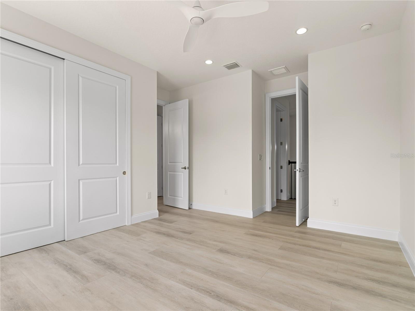 Image 31 of 45 For 10414 Royal Cypress Way