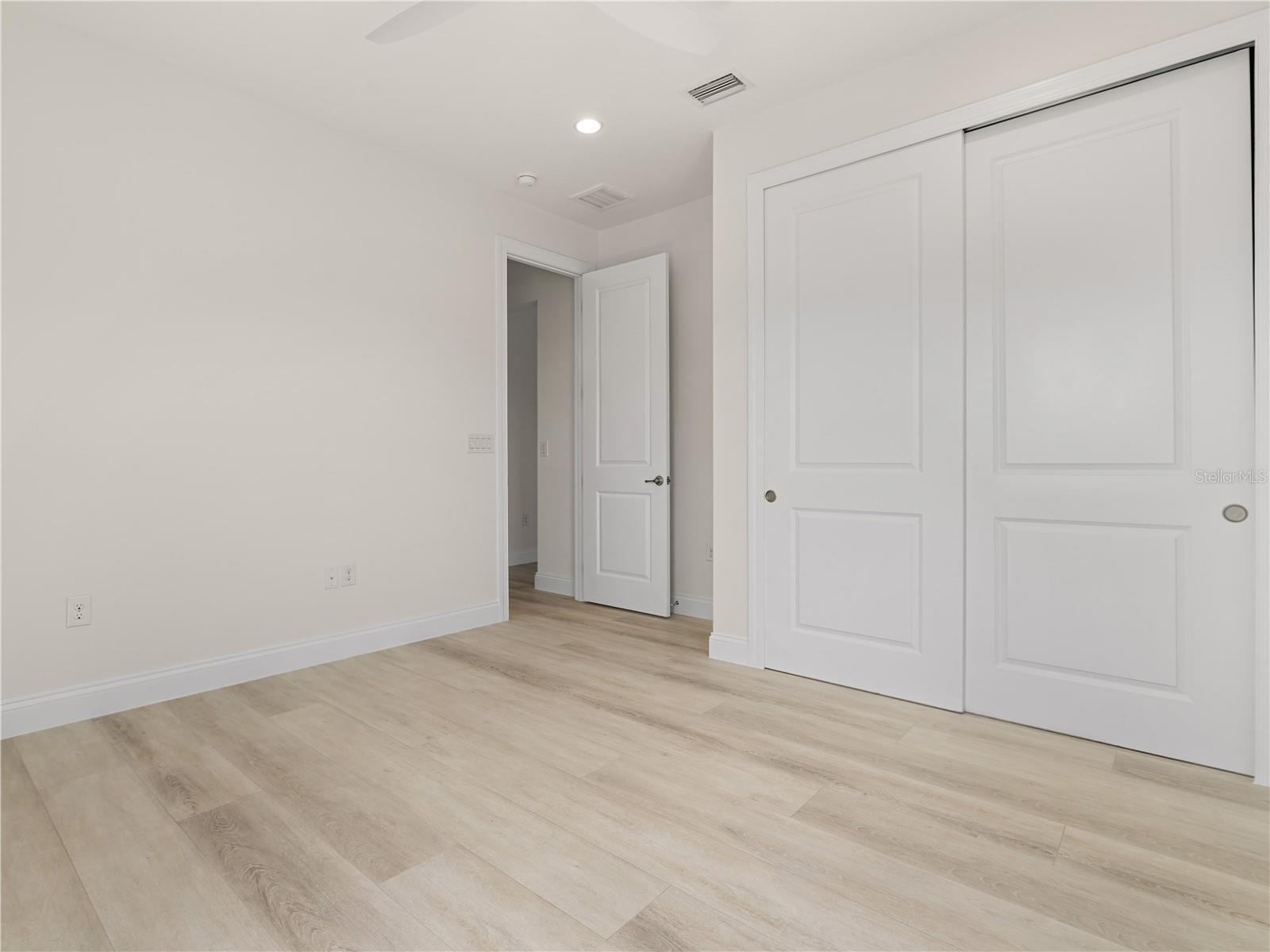 Image 32 of 45 For 10414 Royal Cypress Way