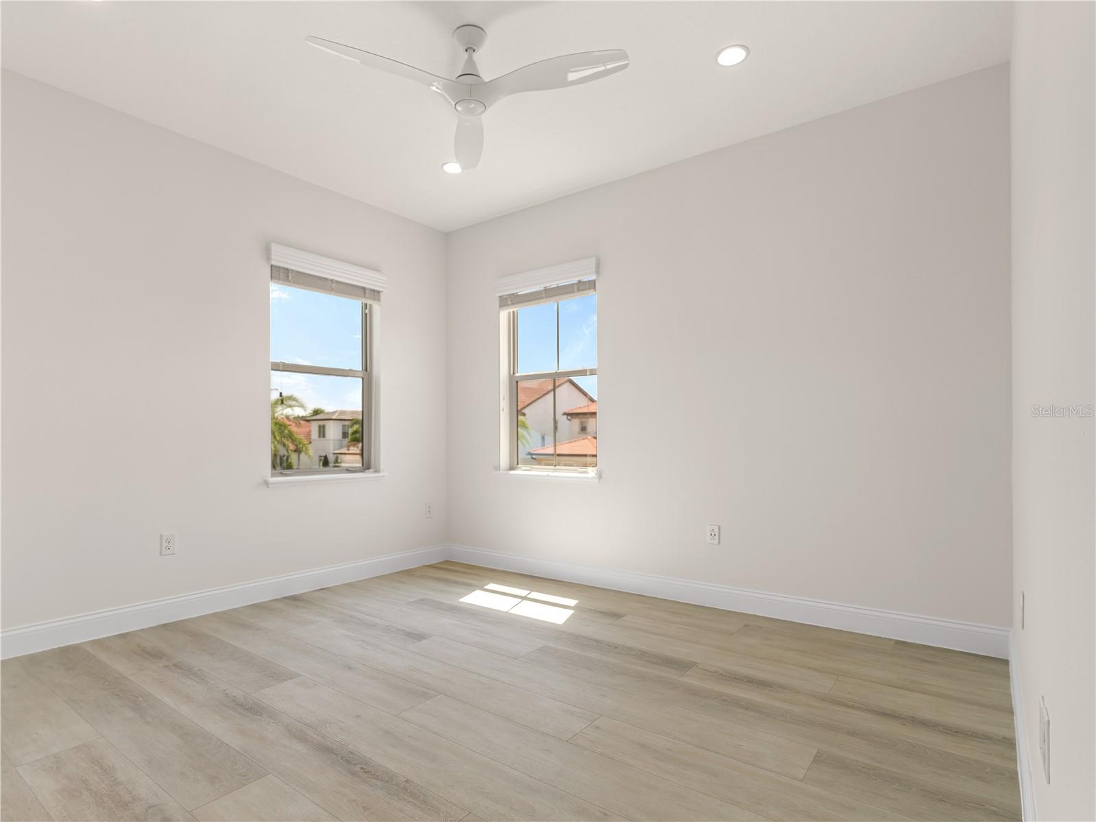 Image 33 of 45 For 10414 Royal Cypress Way