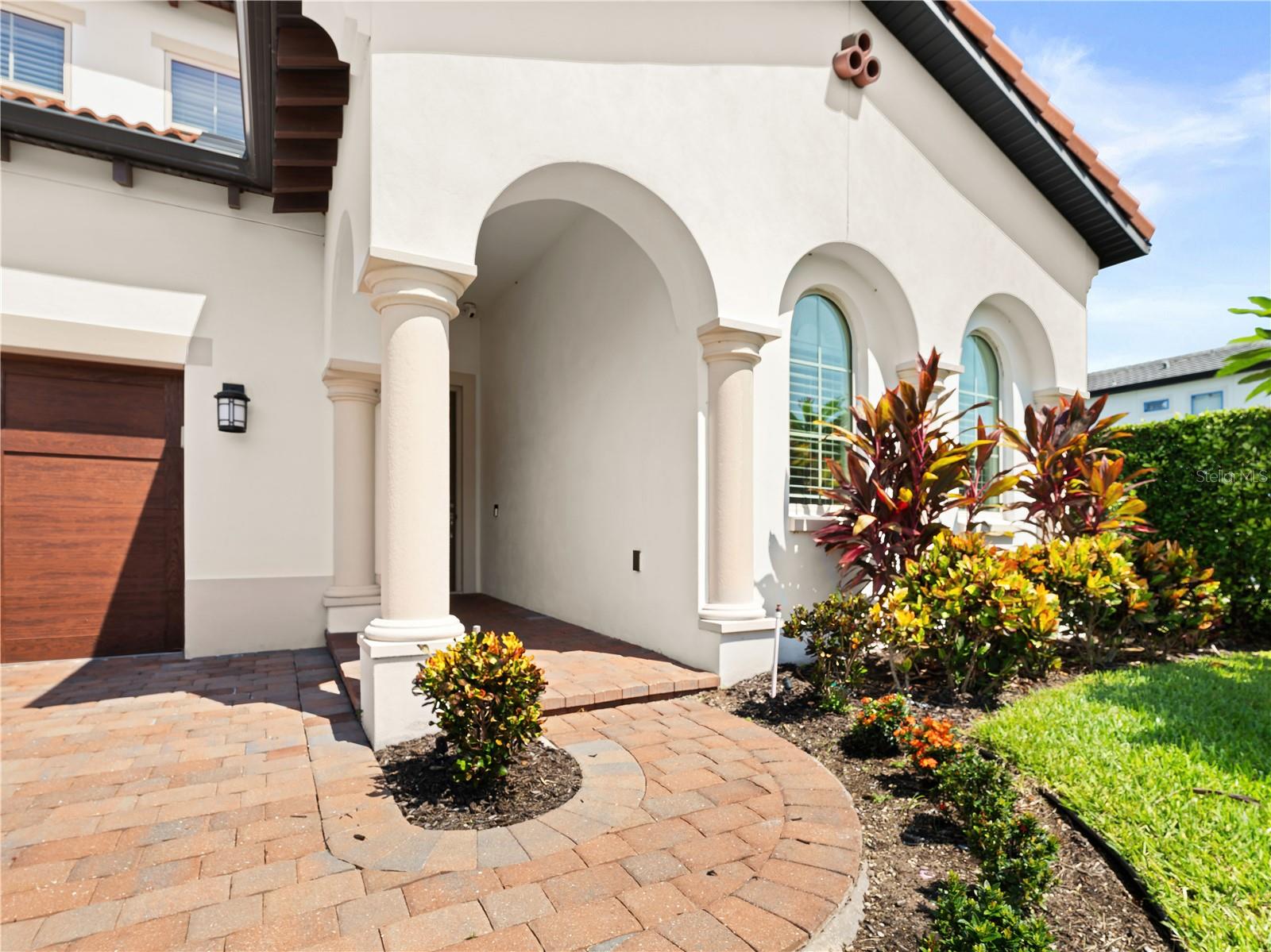 Image 4 of 45 For 10414 Royal Cypress Way