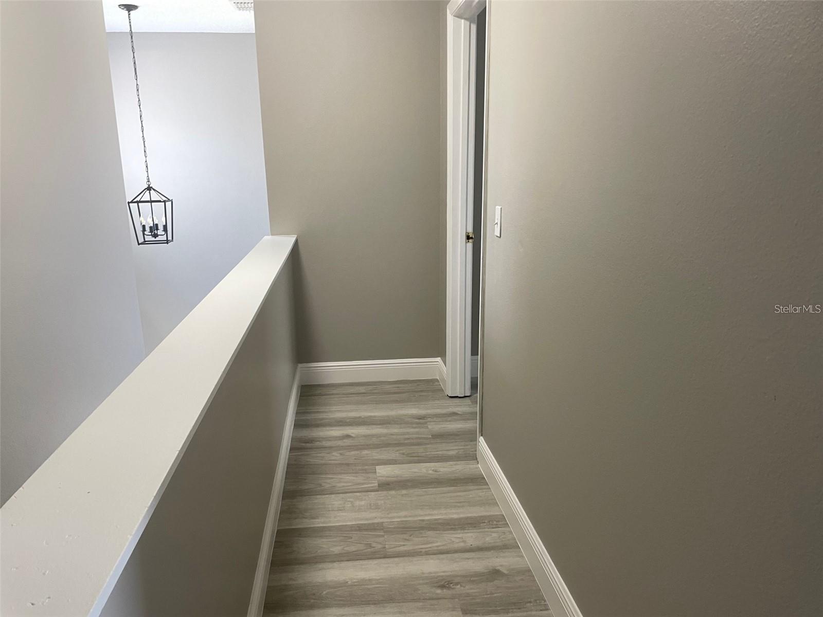 Image 10 of 28 For 207 Southbridge Circle