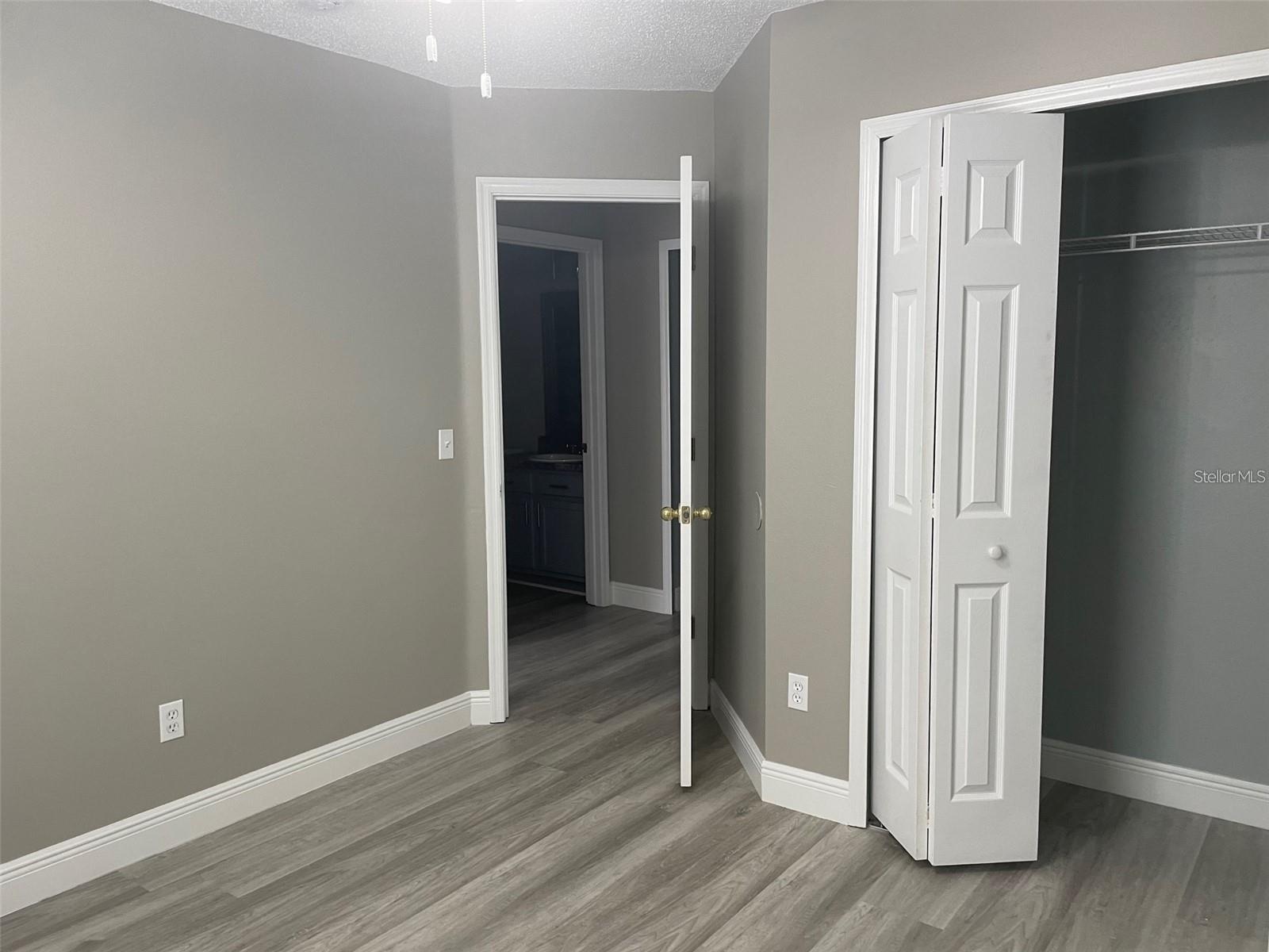 Image 17 of 28 For 207 Southbridge Circle