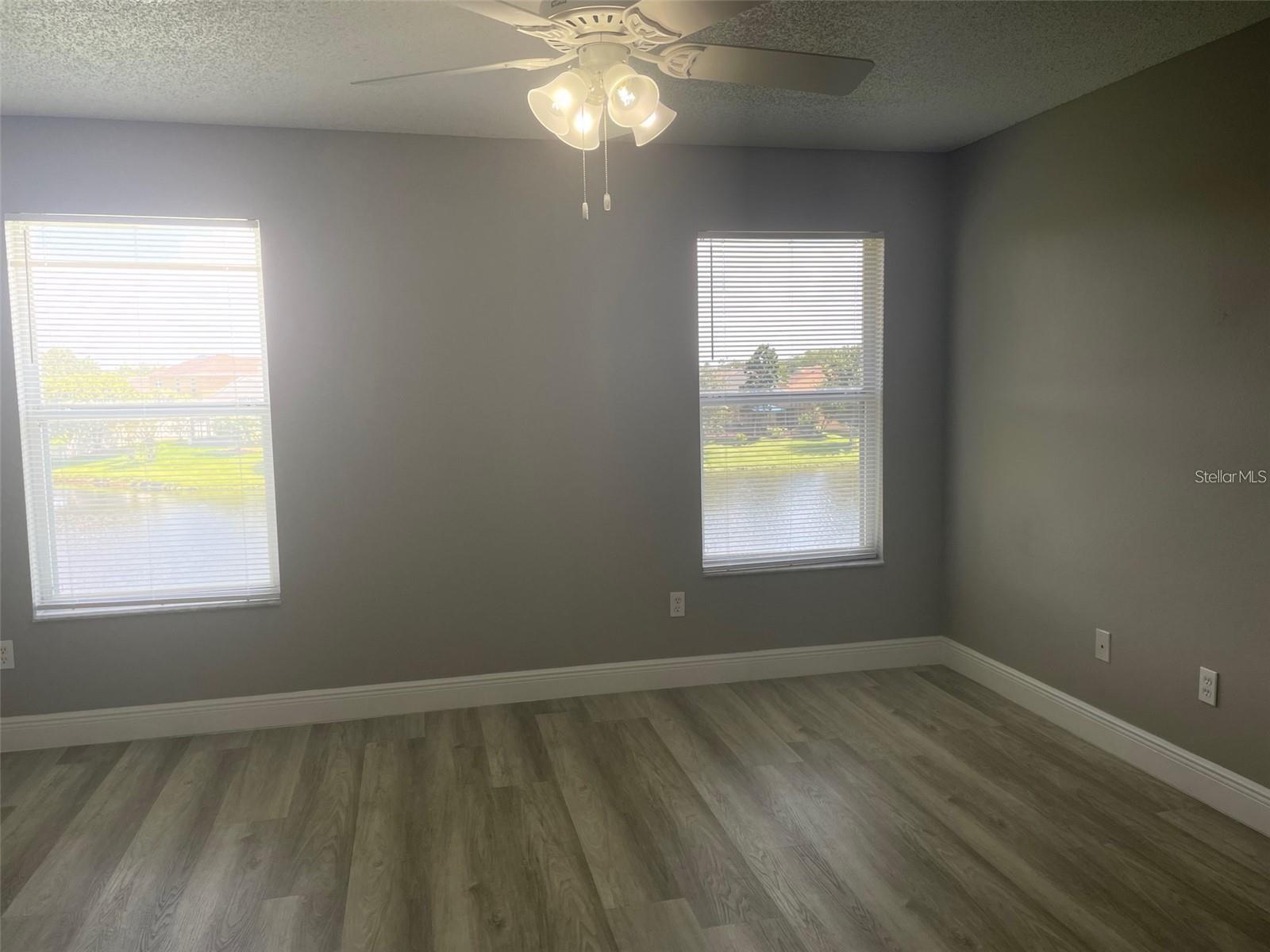 Image 24 of 28 For 207 Southbridge Circle