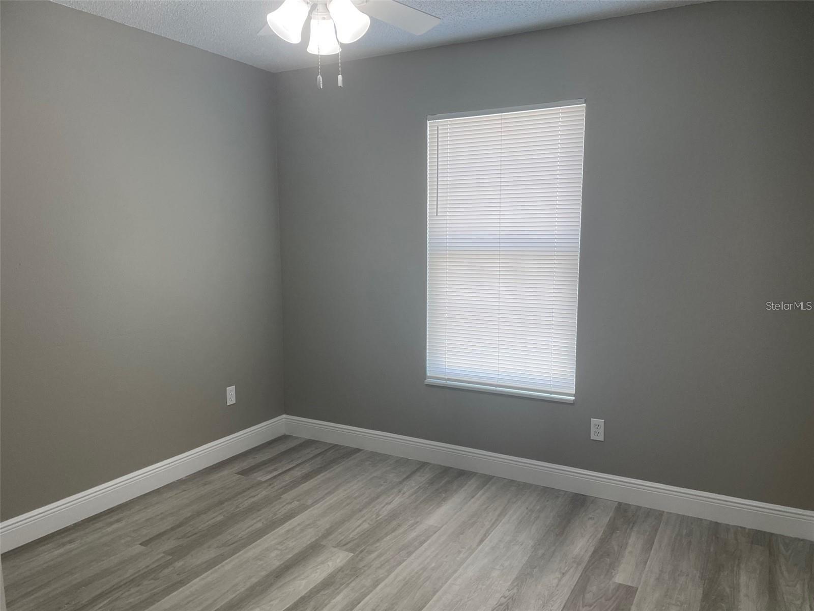 Image 25 of 28 For 207 Southbridge Circle