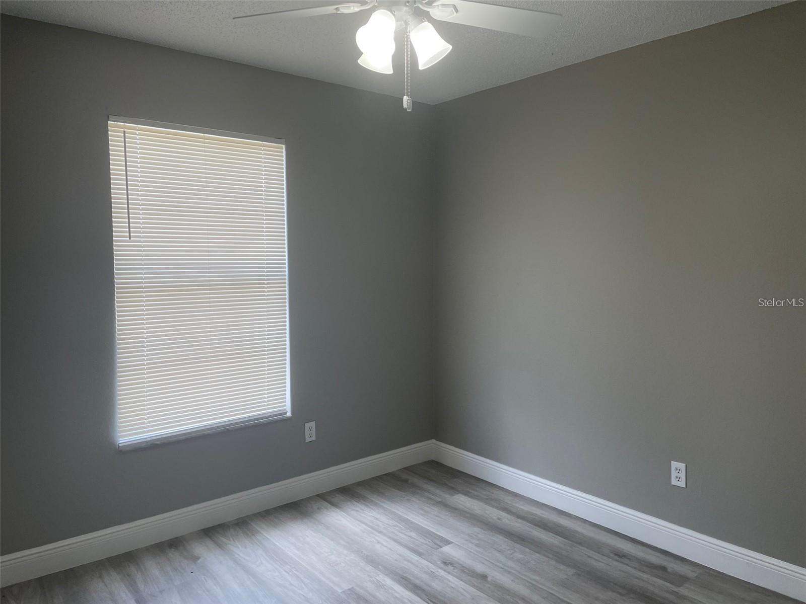 Image 26 of 28 For 207 Southbridge Circle