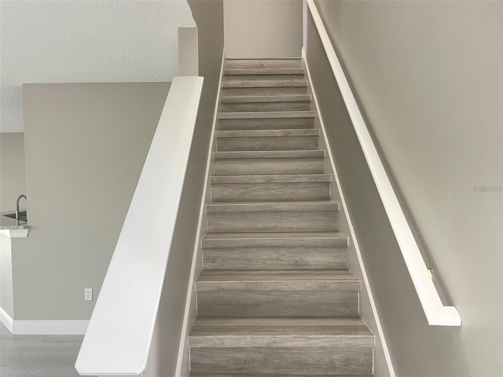 Image 9 of 28 For 207 Southbridge Circle