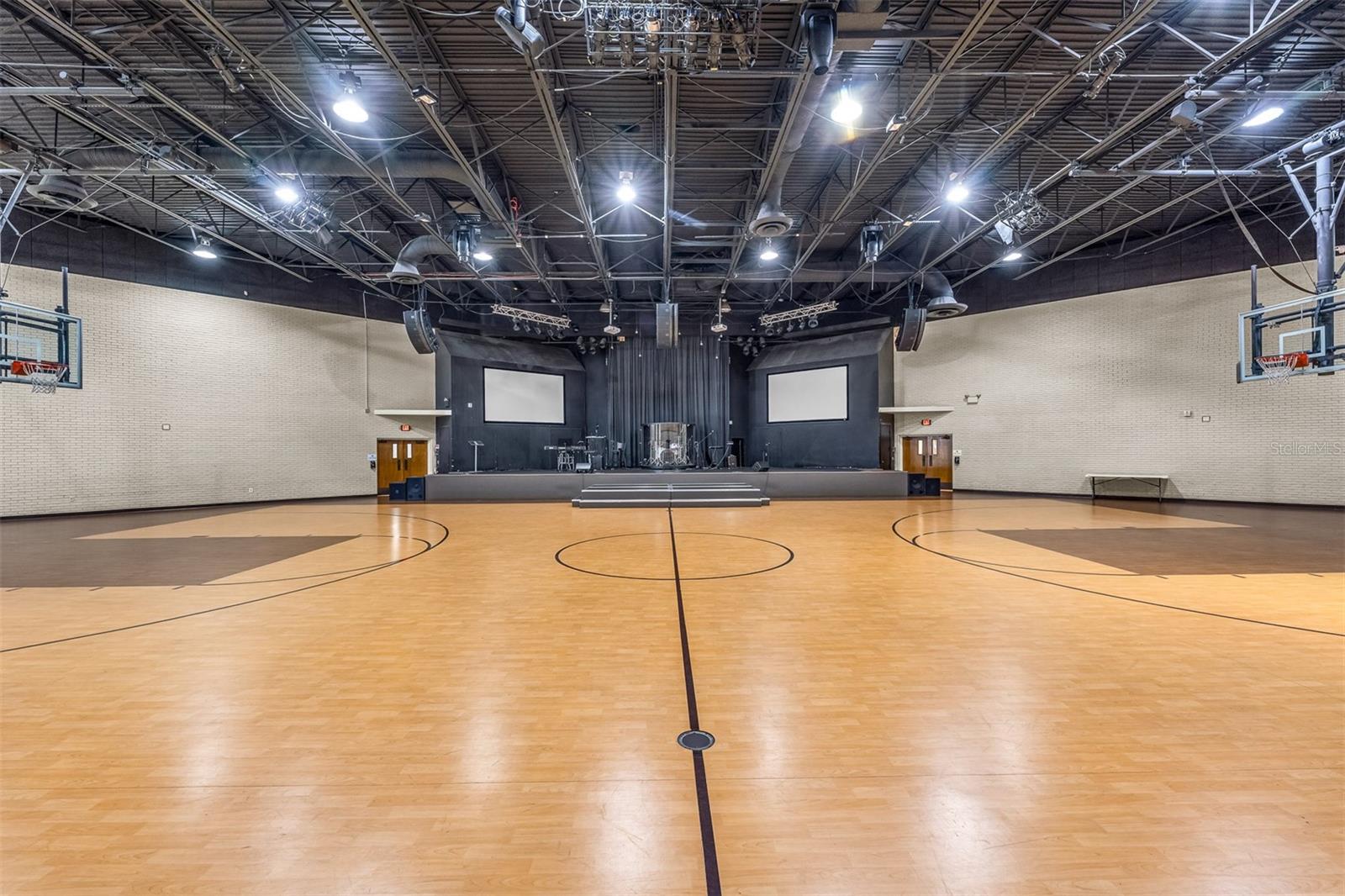 Image 16 of 50 For 1199 Clay Street