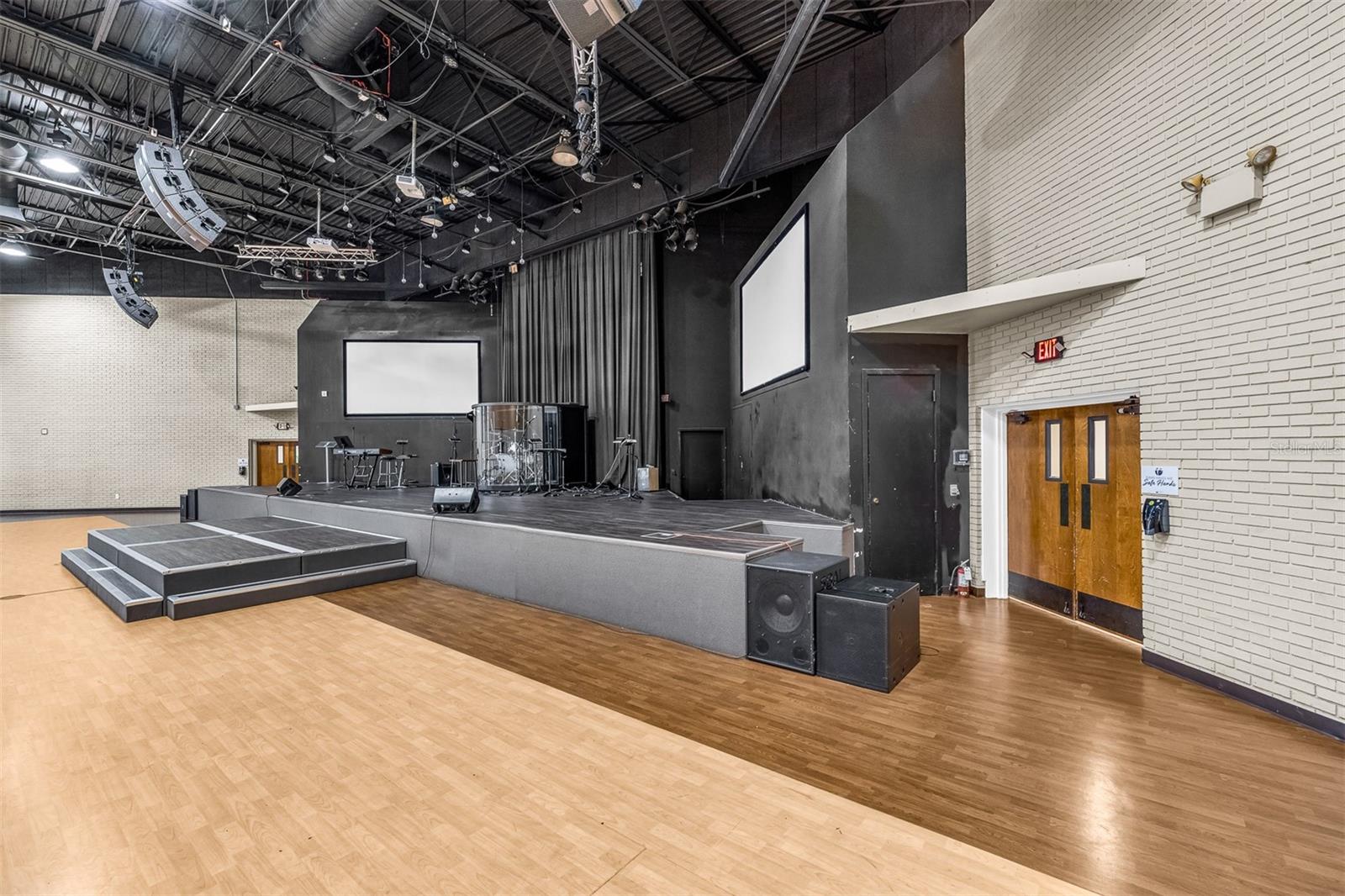 Image 17 of 50 For 1199 Clay Street