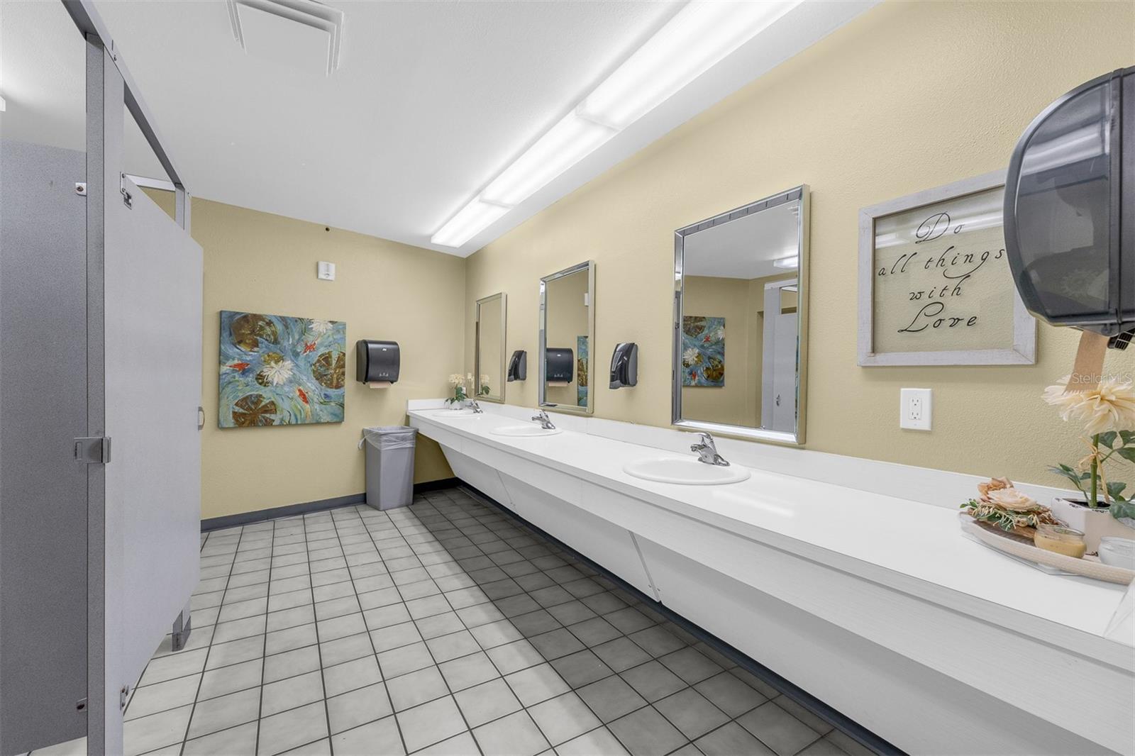 Image 21 of 50 For 1199 Clay Street