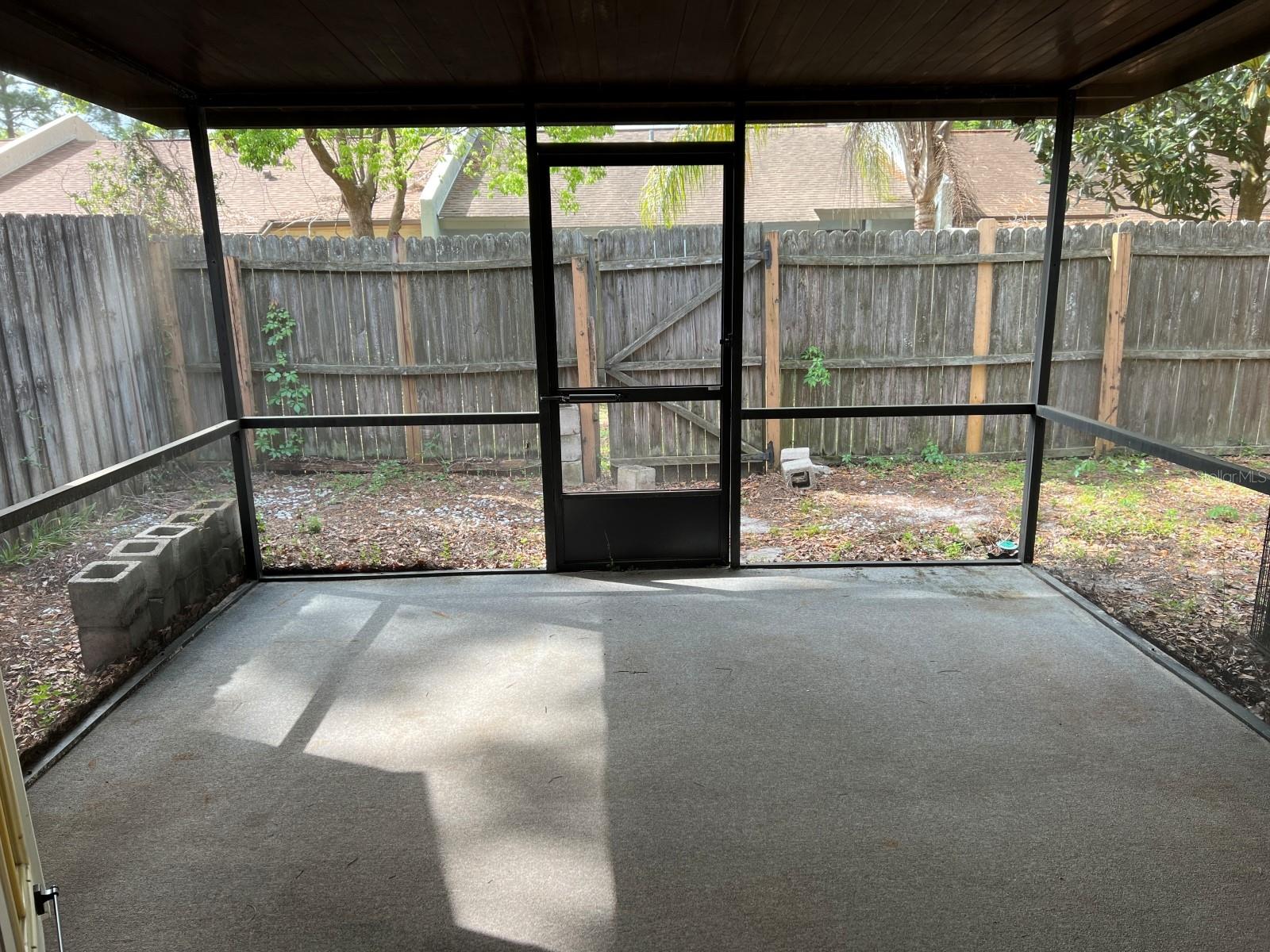 Image 18 of 24 For 526 Palace Drive