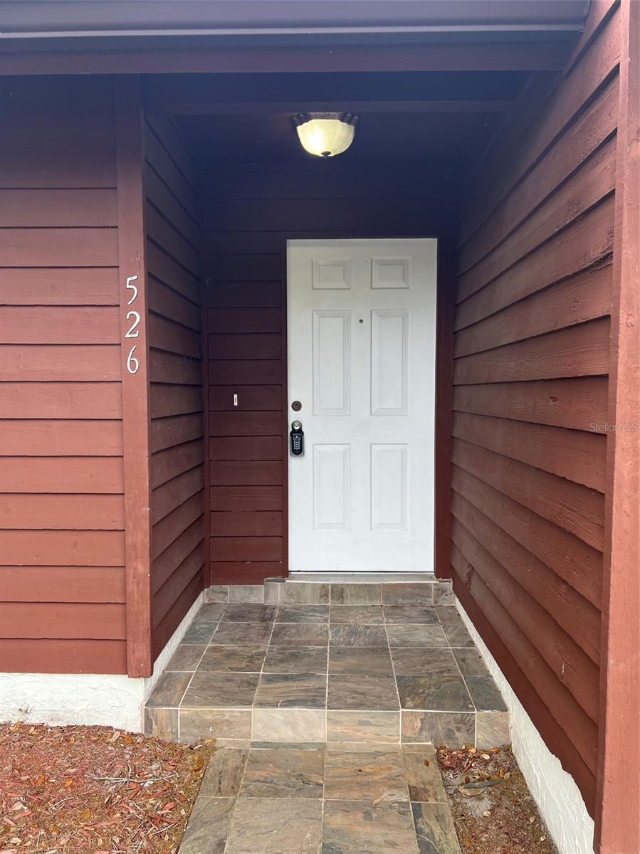 Image 2 of 24 For 526 Palace Drive