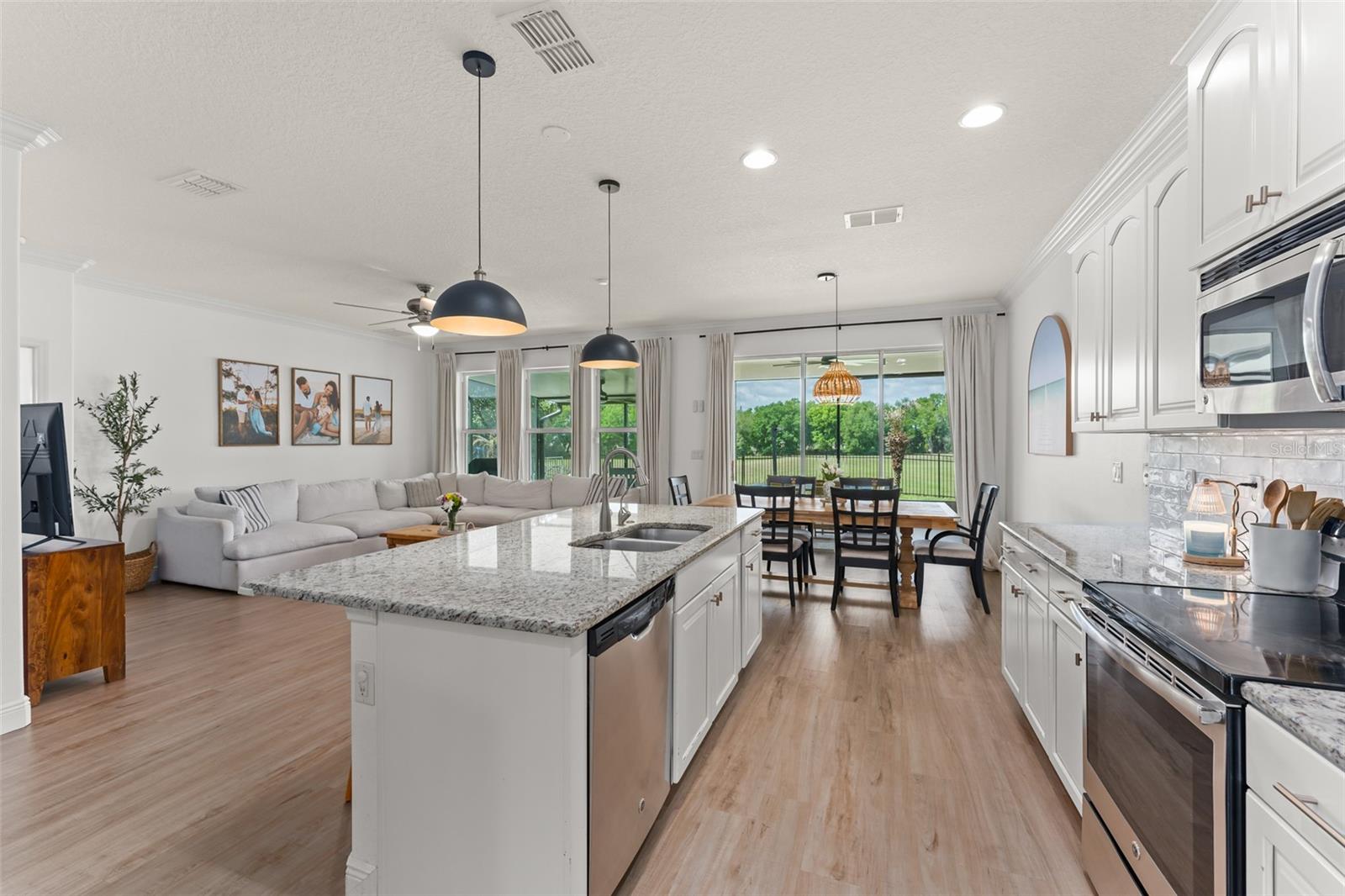 Image 10 of 56 For 635 Neptune Drive