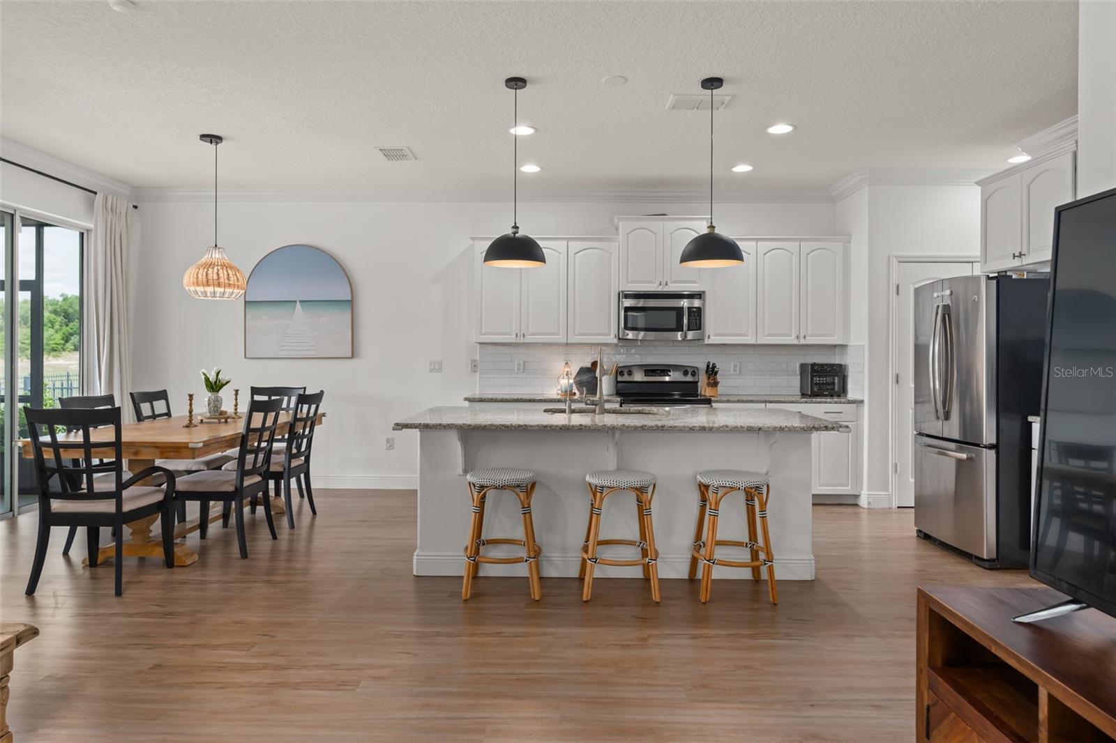 Image 13 of 56 For 635 Neptune Drive