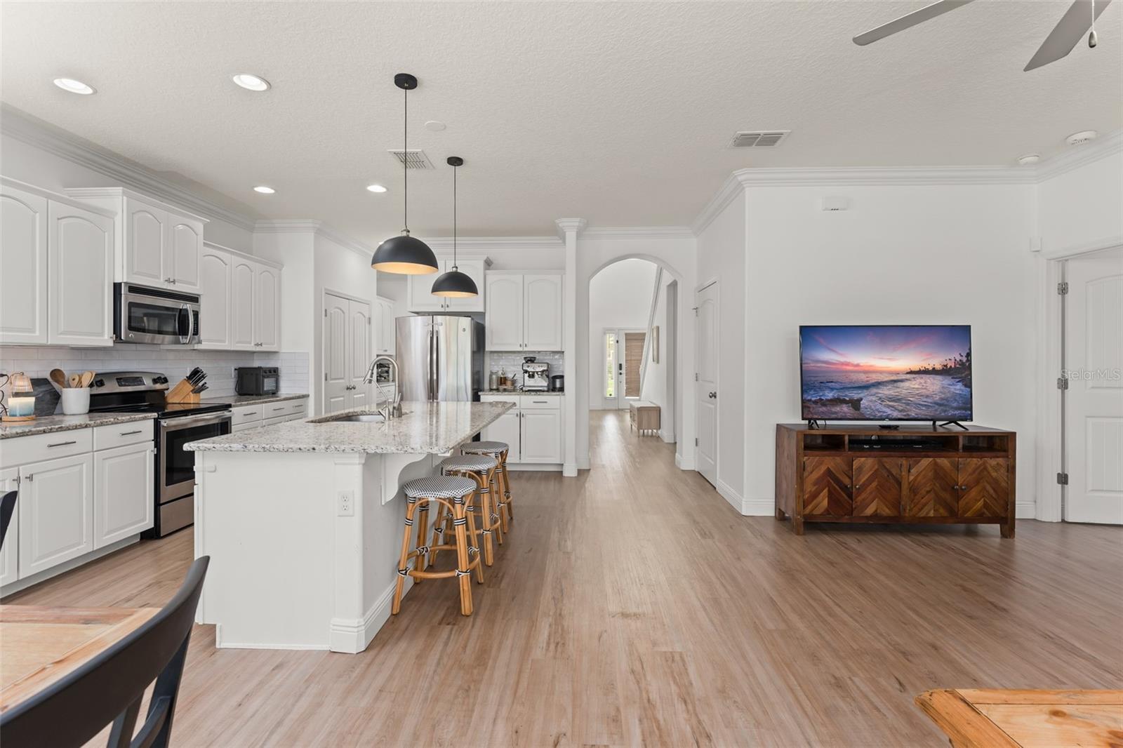 Image 14 of 56 For 635 Neptune Drive