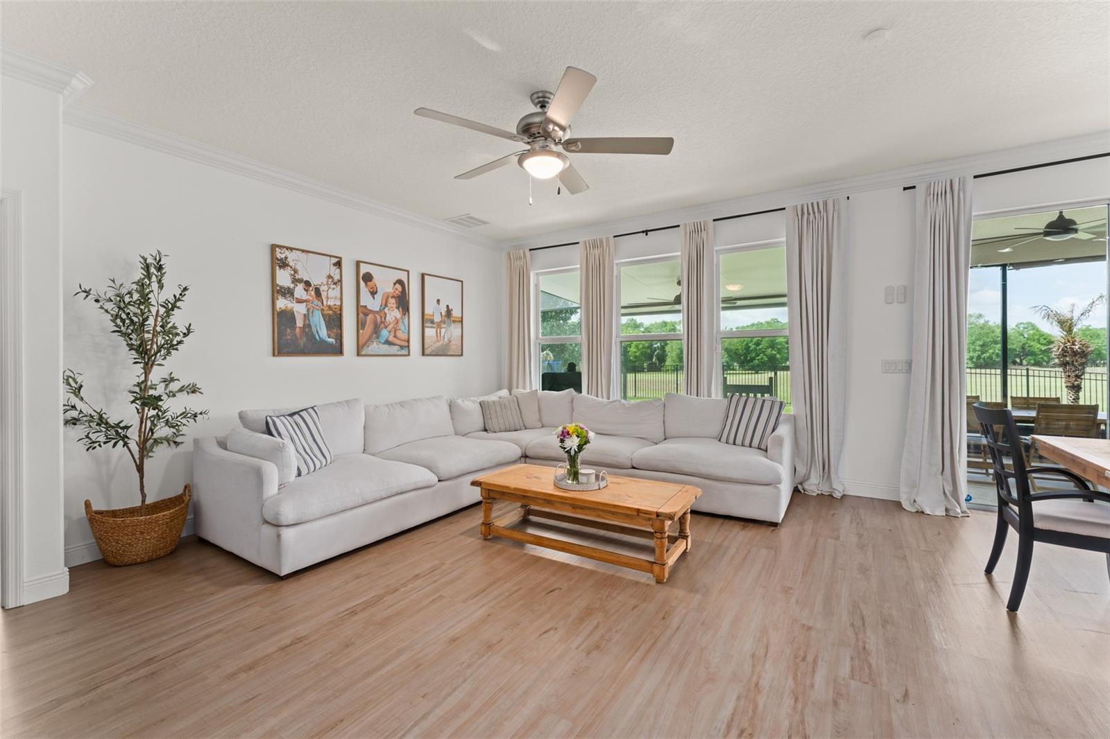 Image 21 of 56 For 635 Neptune Drive