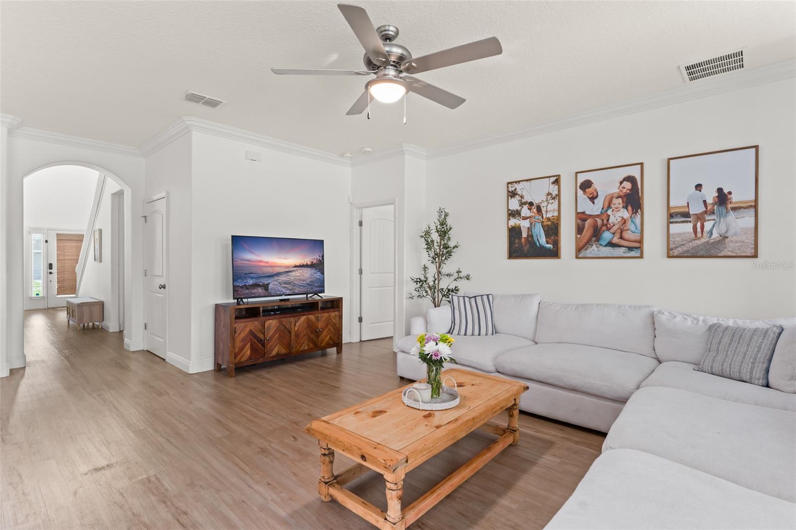 Image 22 of 56 For 635 Neptune Drive