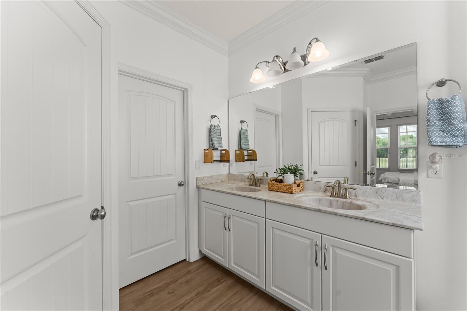 Image 26 of 56 For 635 Neptune Drive