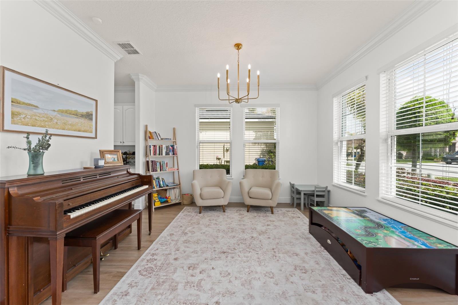 Image 29 of 56 For 635 Neptune Drive